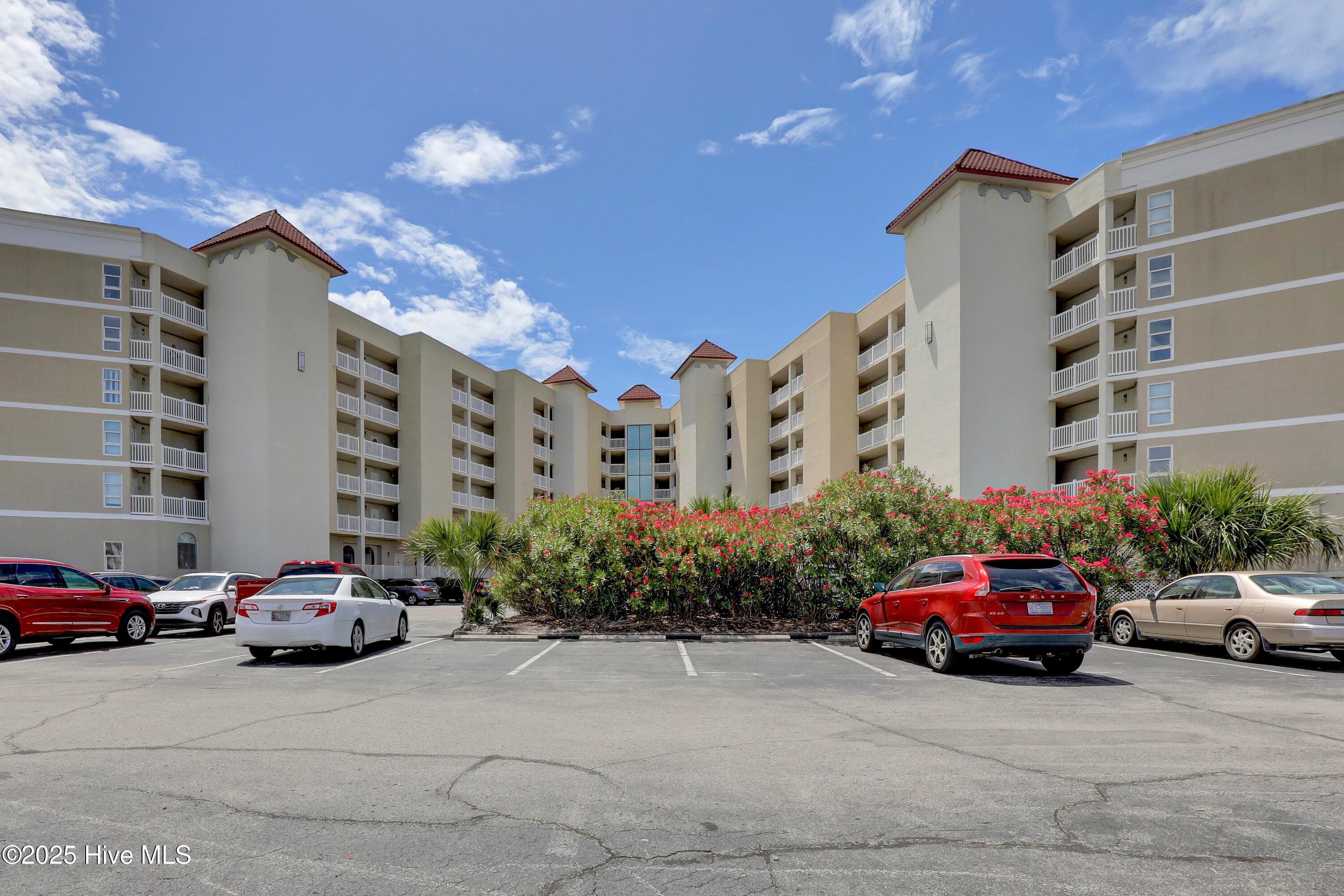 Exterior of 2000 New River Inlet Road 1414, North Topsail Beach, NC 28460