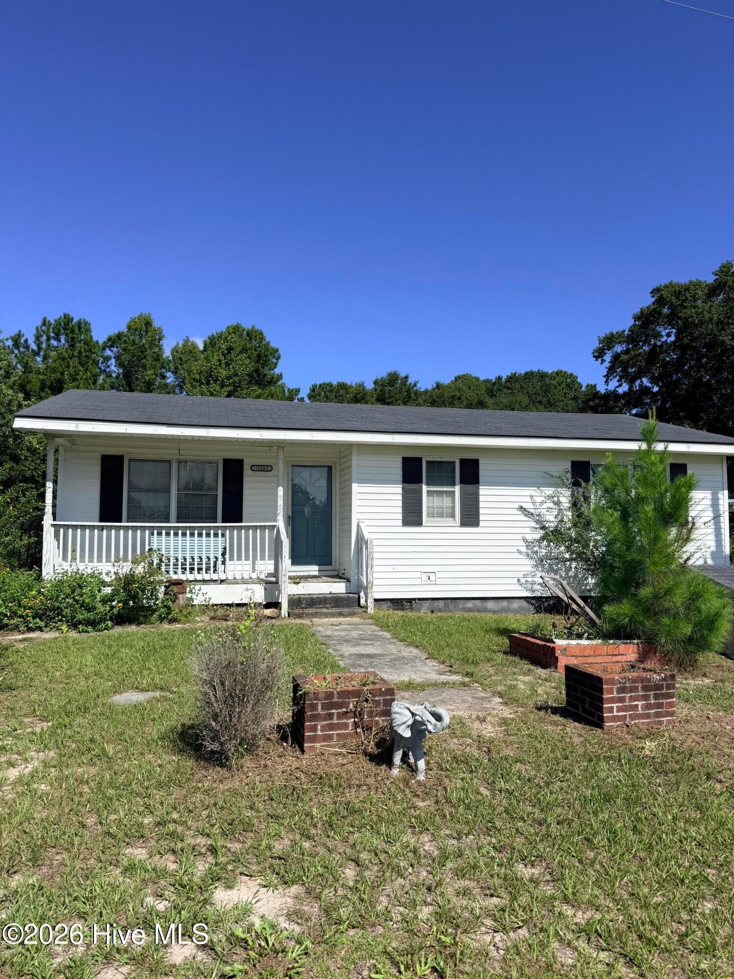 Exterior of 13285 Us Highway 17, Hampstead, NC 28443