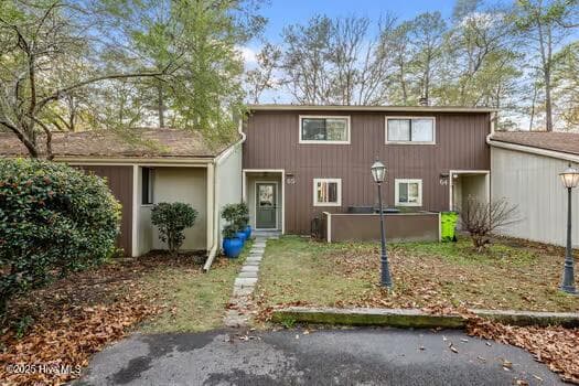 Front of 65 Quarterdeck Townes, New Bern, NC 28562