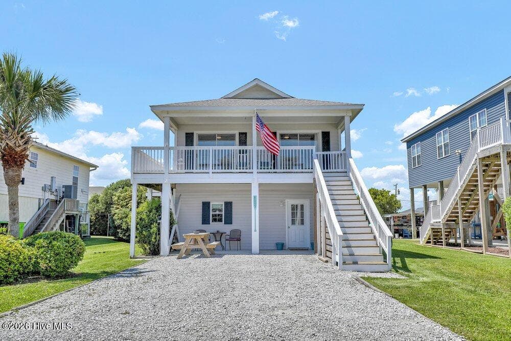 Front of 8007 8th Street, Surf City, NC 28445
