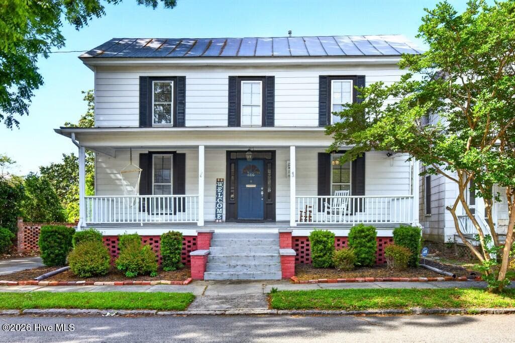 Front of 616 New Street, New Bern, NC 28560