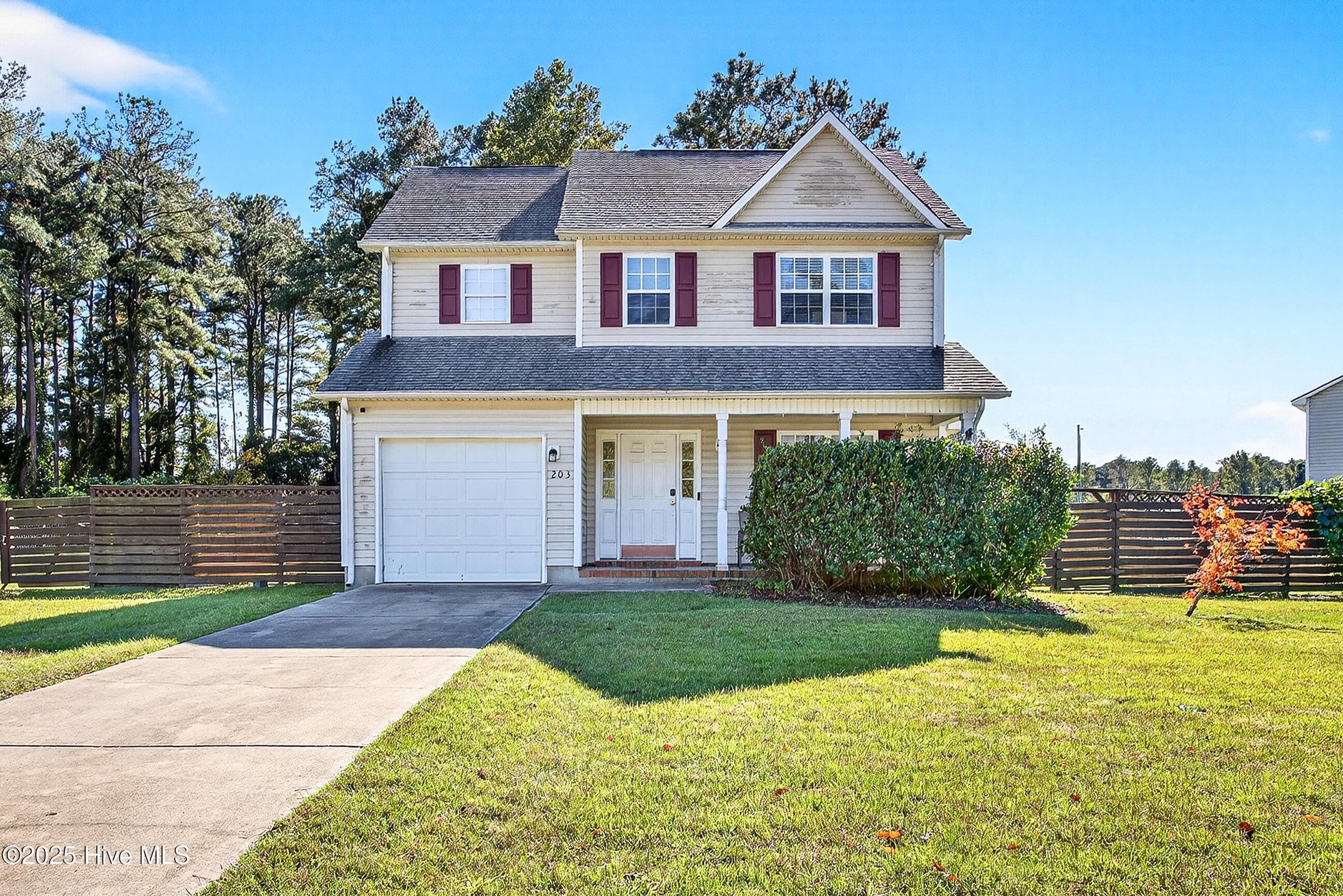 Front of 203 Reef Lane, Richlands, NC 28574