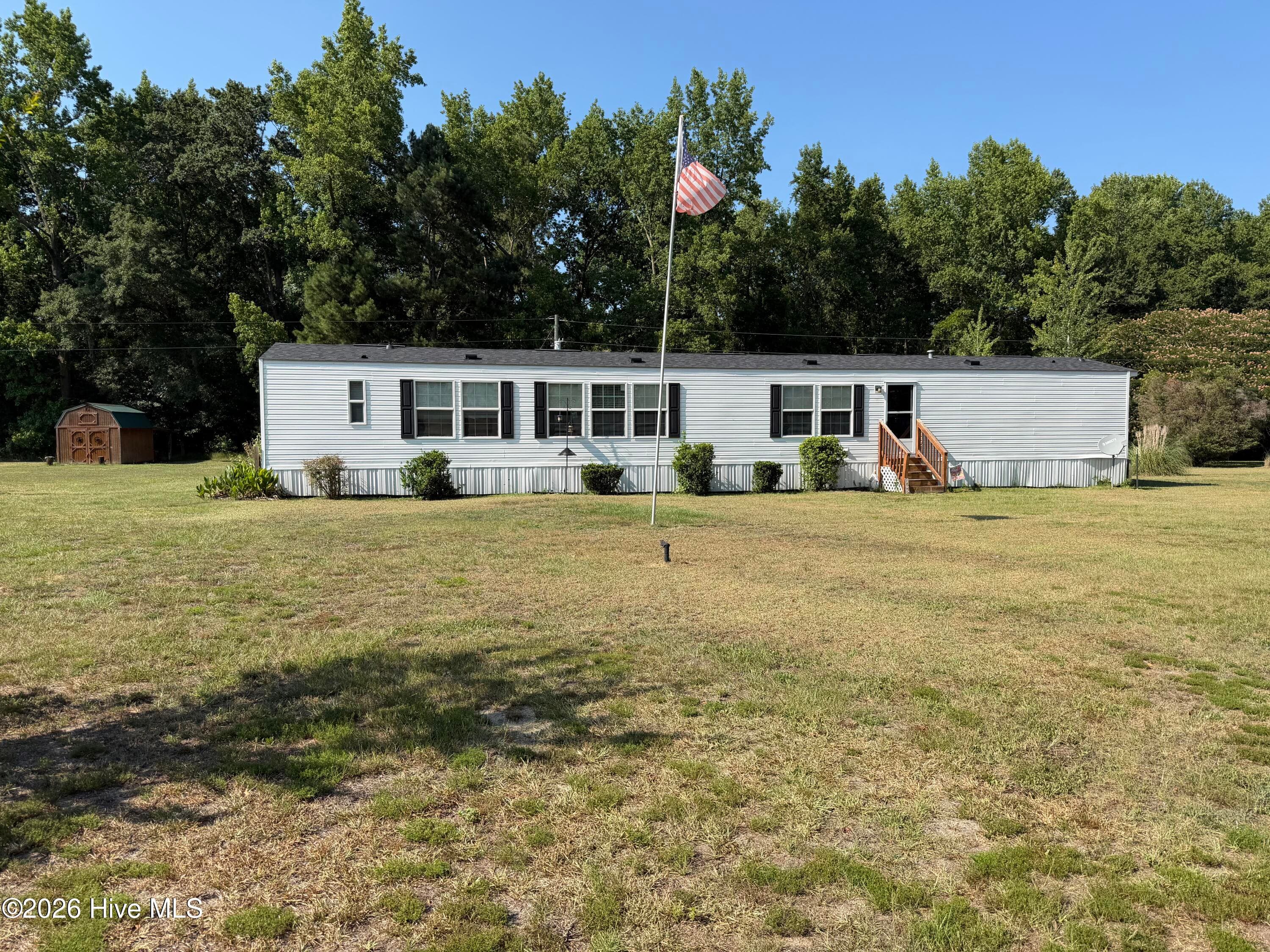 Front of 165 Ike Frederick Lane, Kenansville, NC 28349