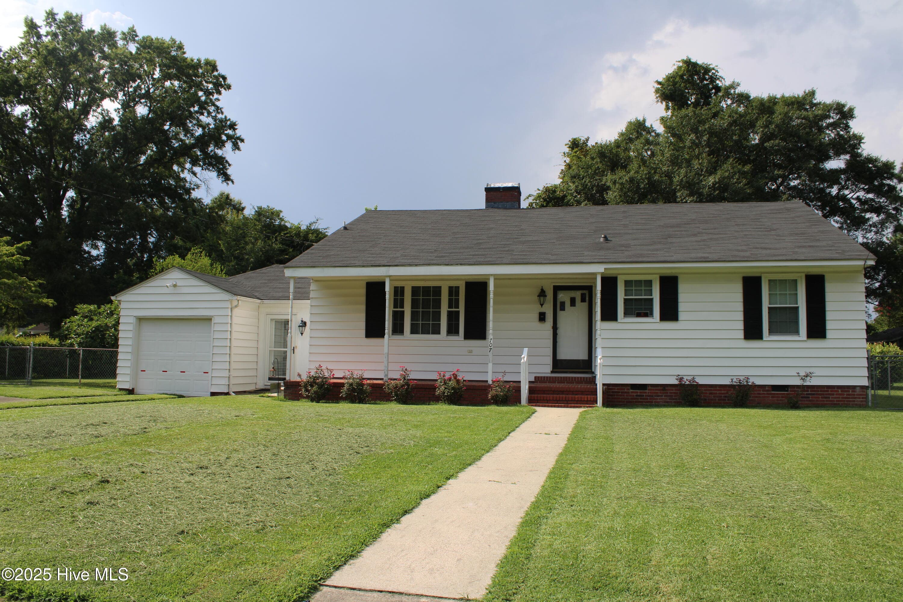 Exterior of 707 Cameron Drive, Kinston, NC 28501