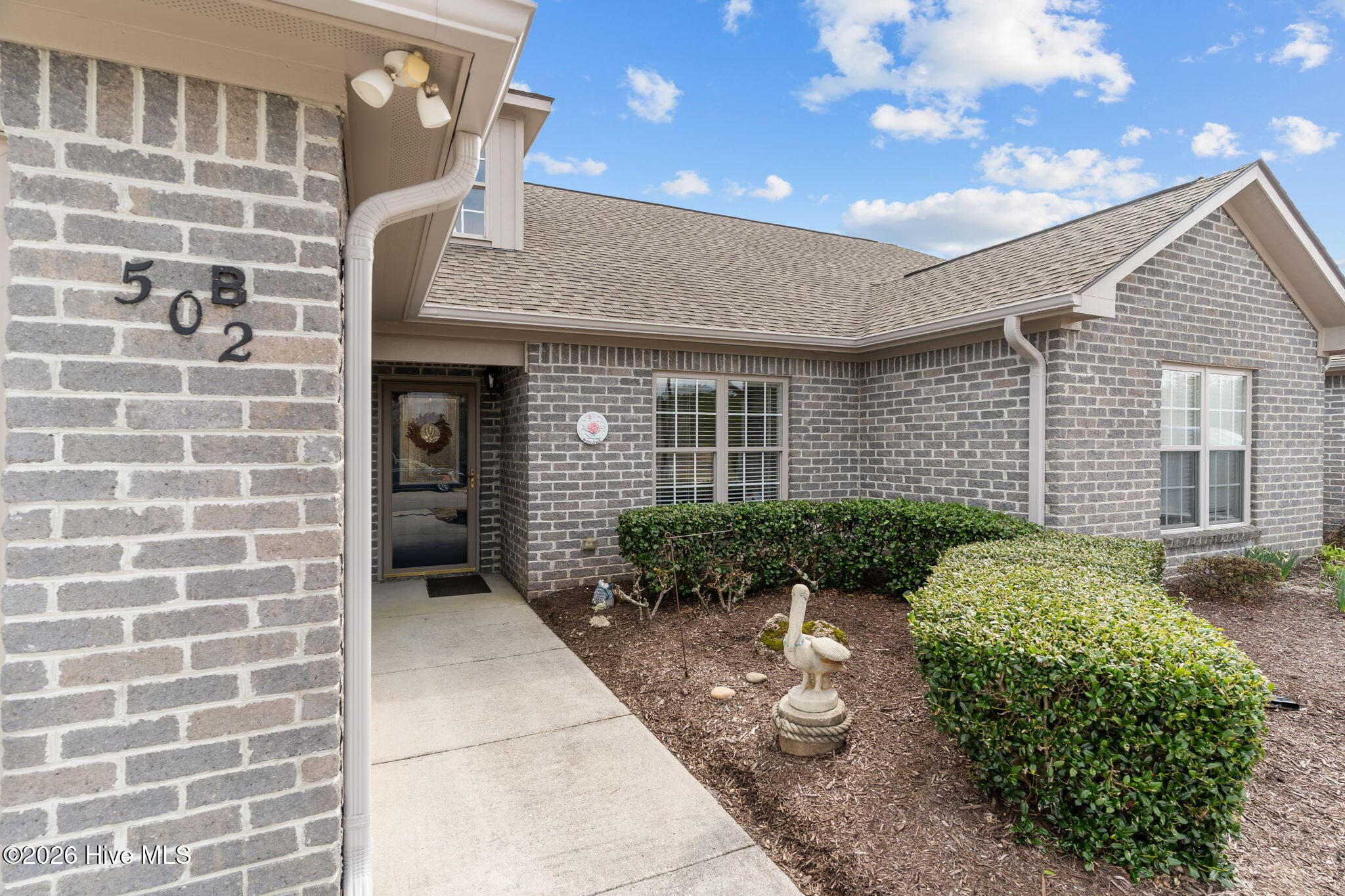 Front of 502b Castle Bay Drive, Hampstead, NC 28443