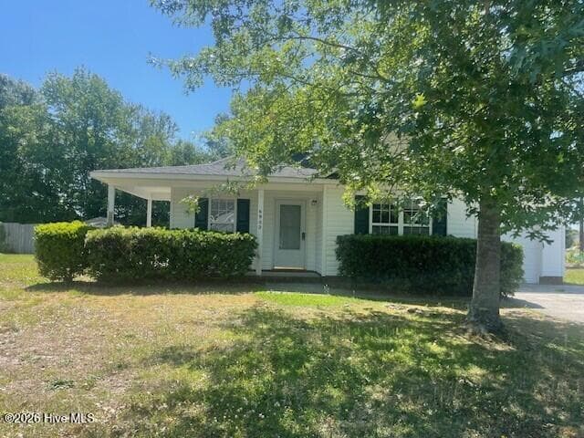 Front of 6902 Farrington Farms Drive, Wilmington, NC 28411