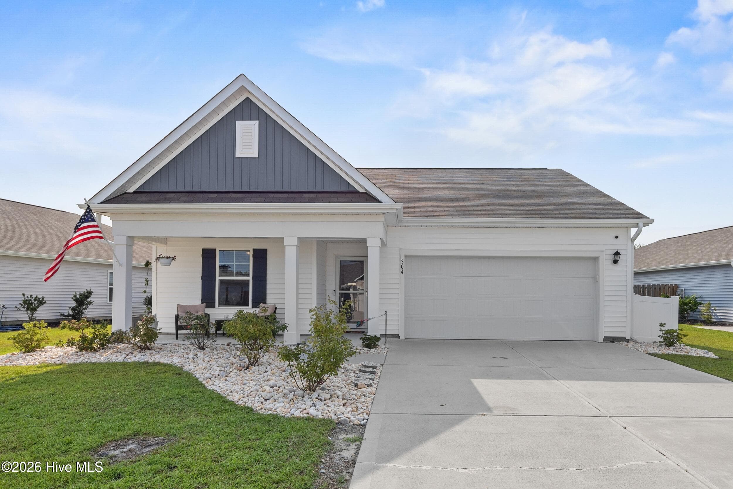 Exterior of 304 Cleat Drive, Surf City, NC 28445