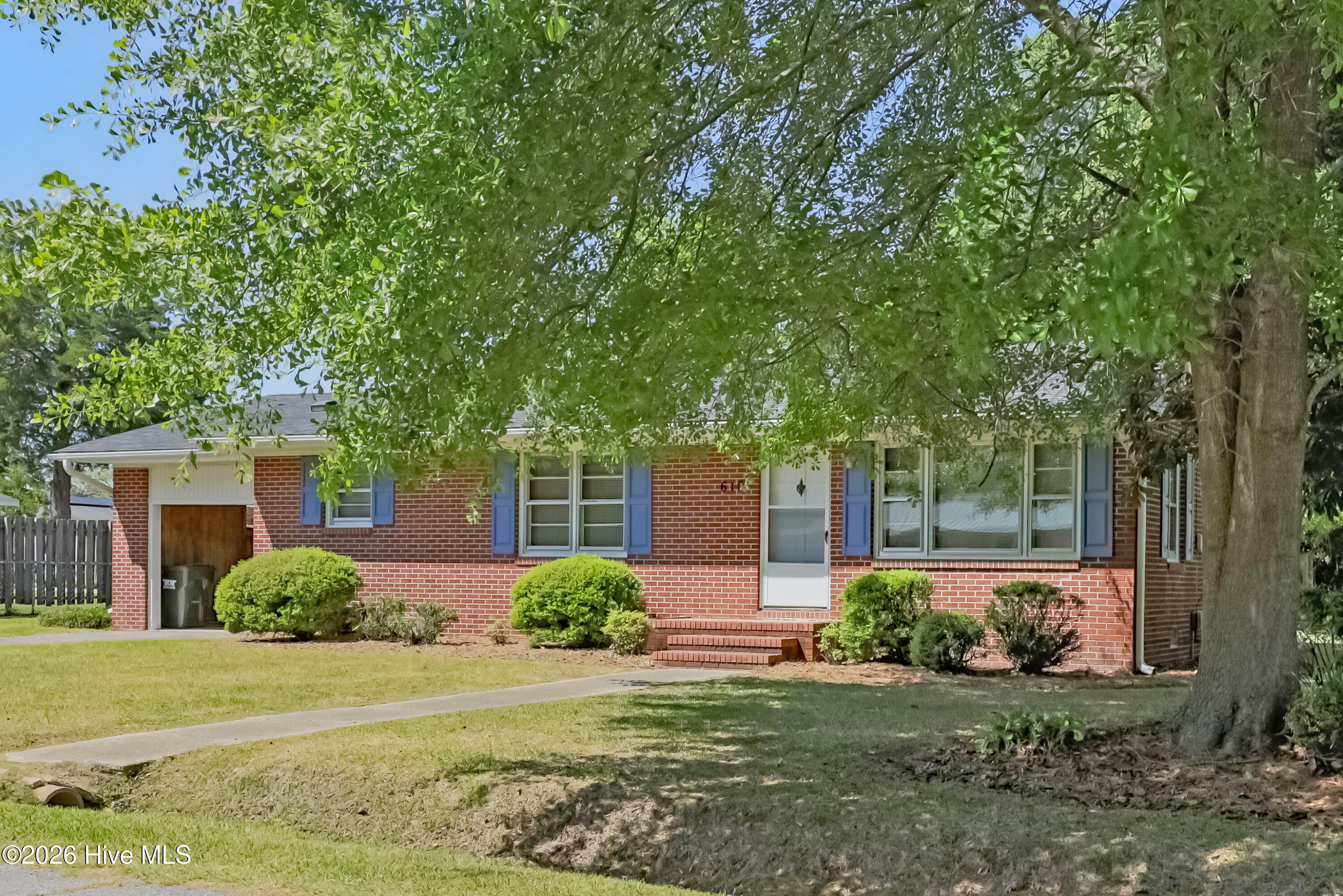 Front of 610 W Church Street, Beulaville, NC 28518