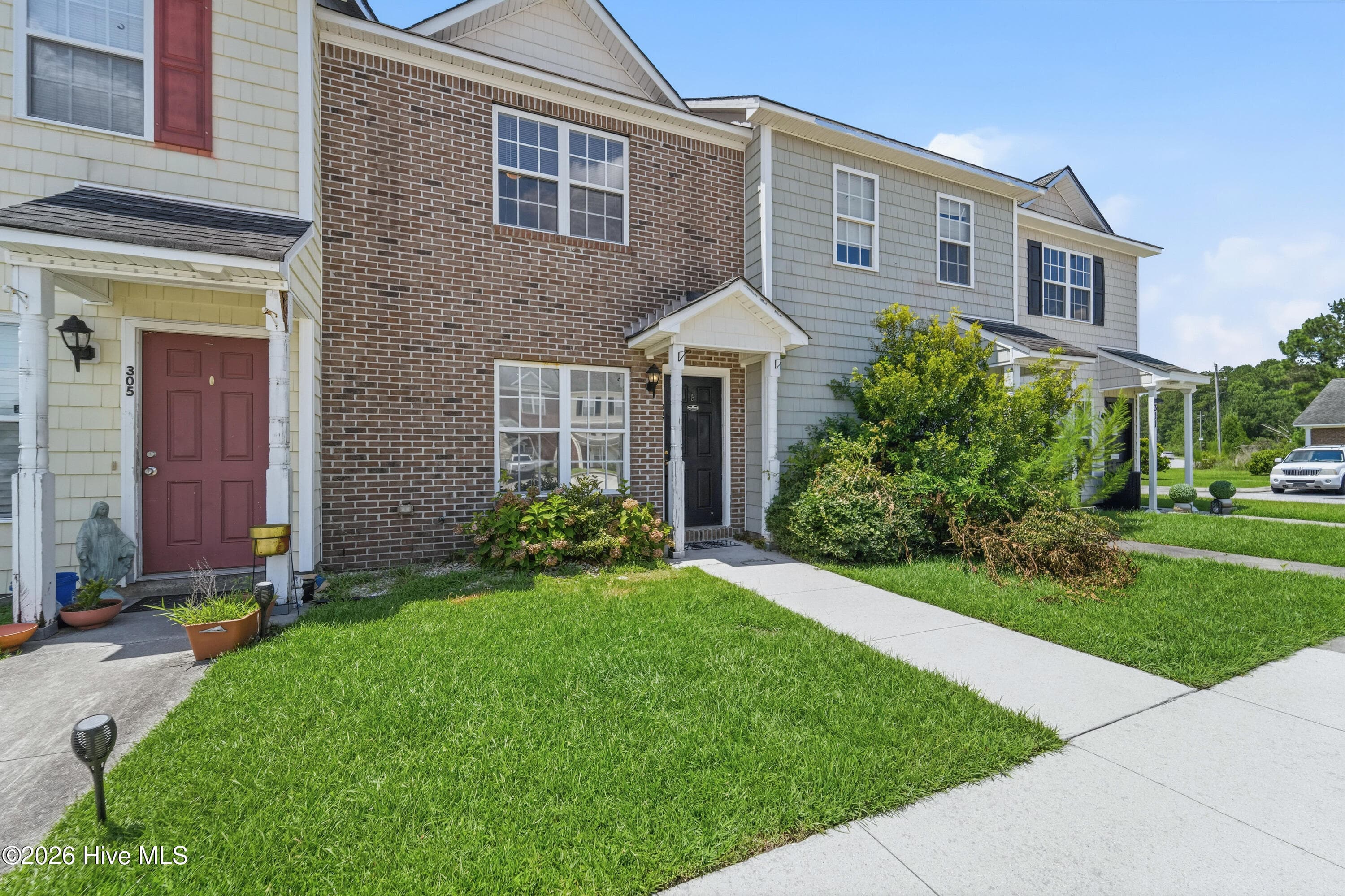 Front of 307 Bridgewood Drive, Jacksonville, NC 28546