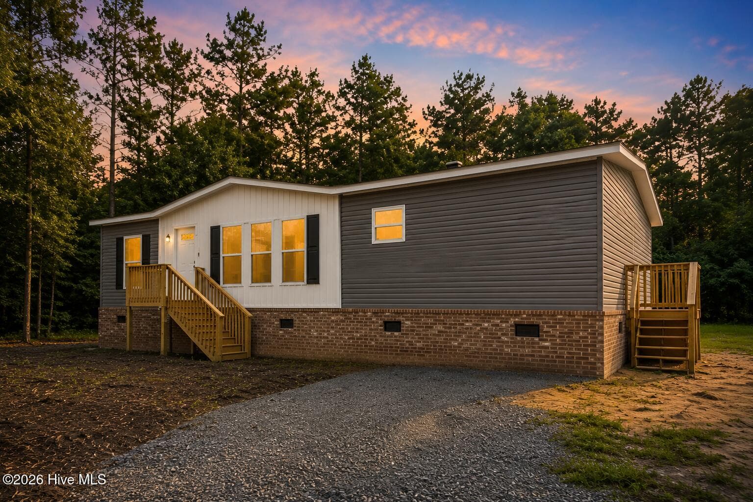 Front of 560 Lanier Avenue, Rocky Point, NC 28457