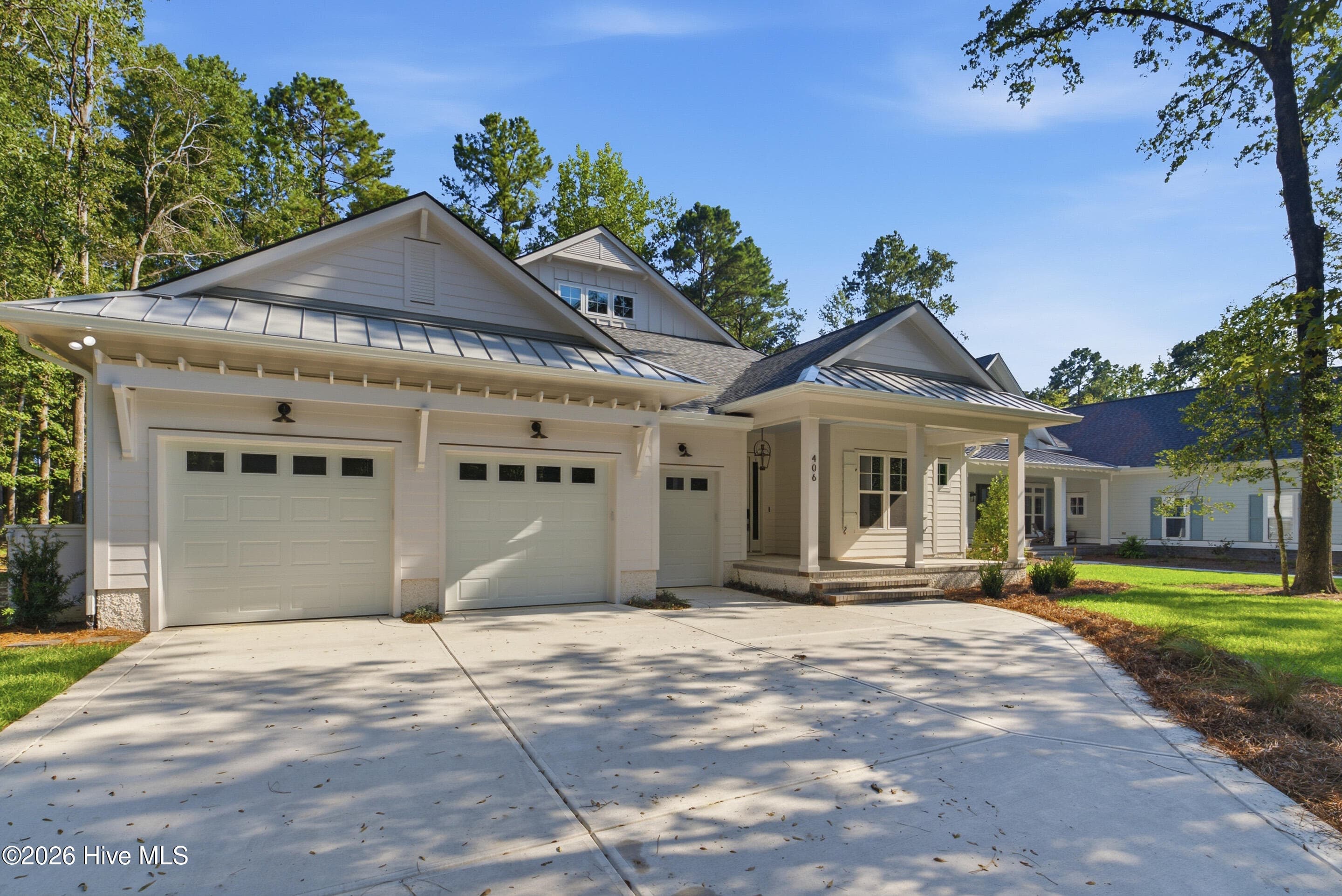 Front of 406 Old Forest Drive, Castle Hayne, NC 28429