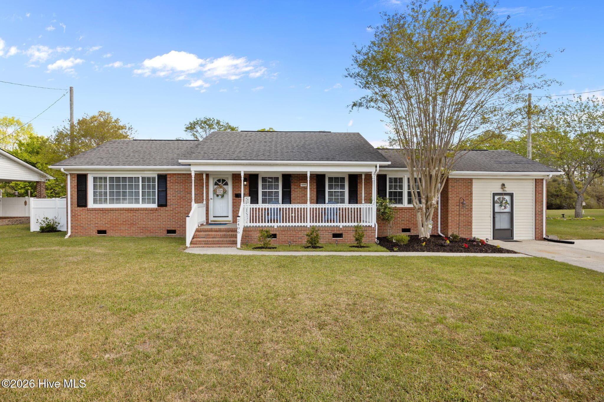 Front of 2406 N Hills Drive, New Bern, NC 28562