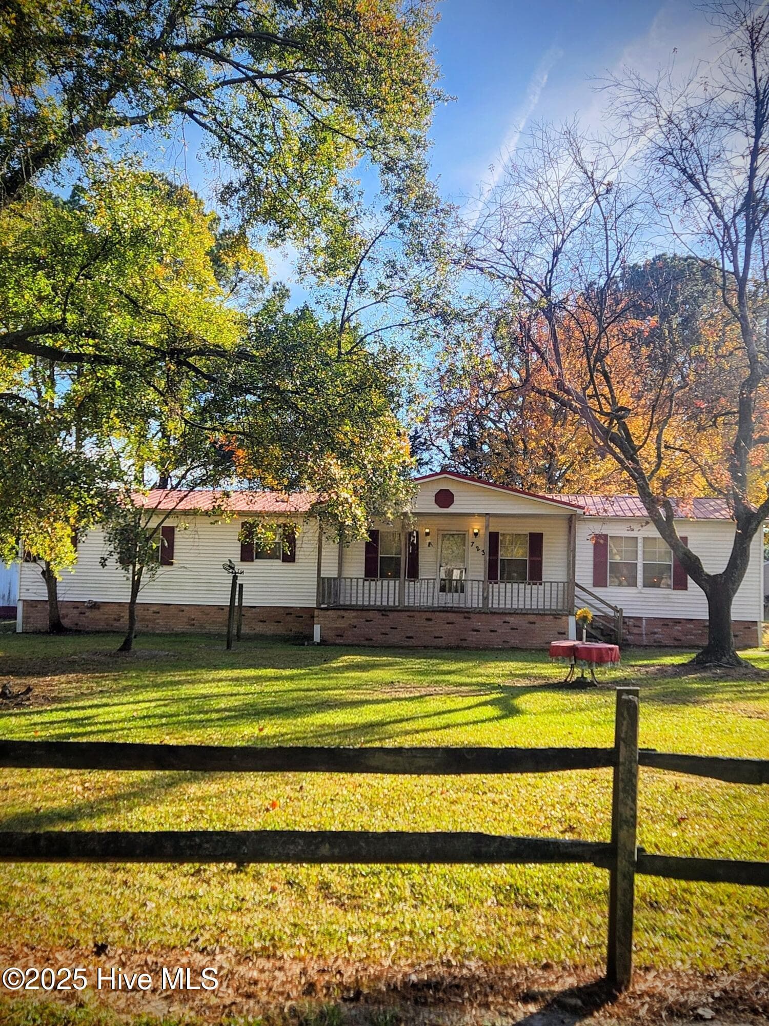 Front of 723 W Broad Street, Beulaville, NC 28518