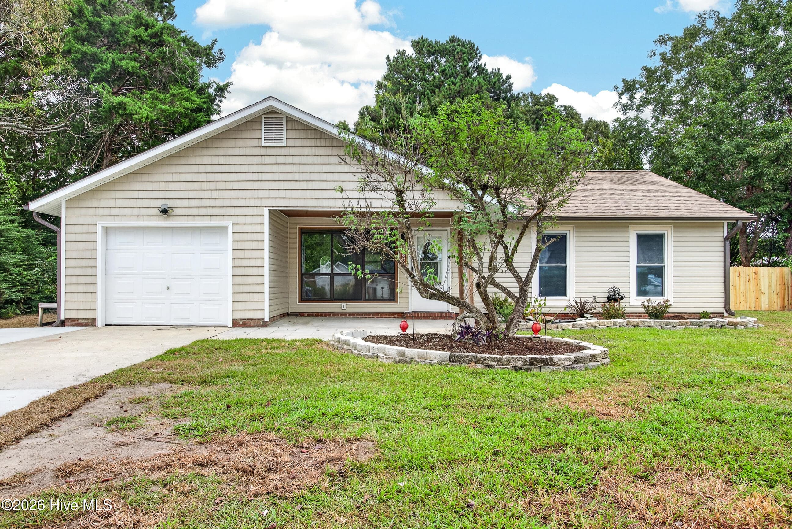 Front of 809 Deblea Court, Jacksonville, NC 28546