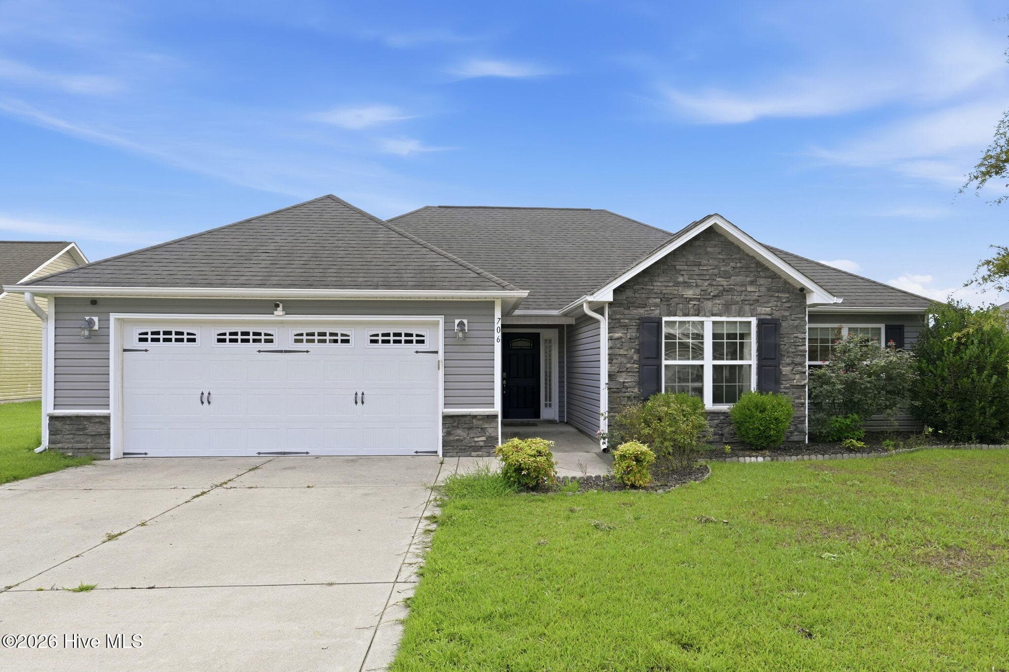 Front of 706 Opus Court, Richlands, NC 28574