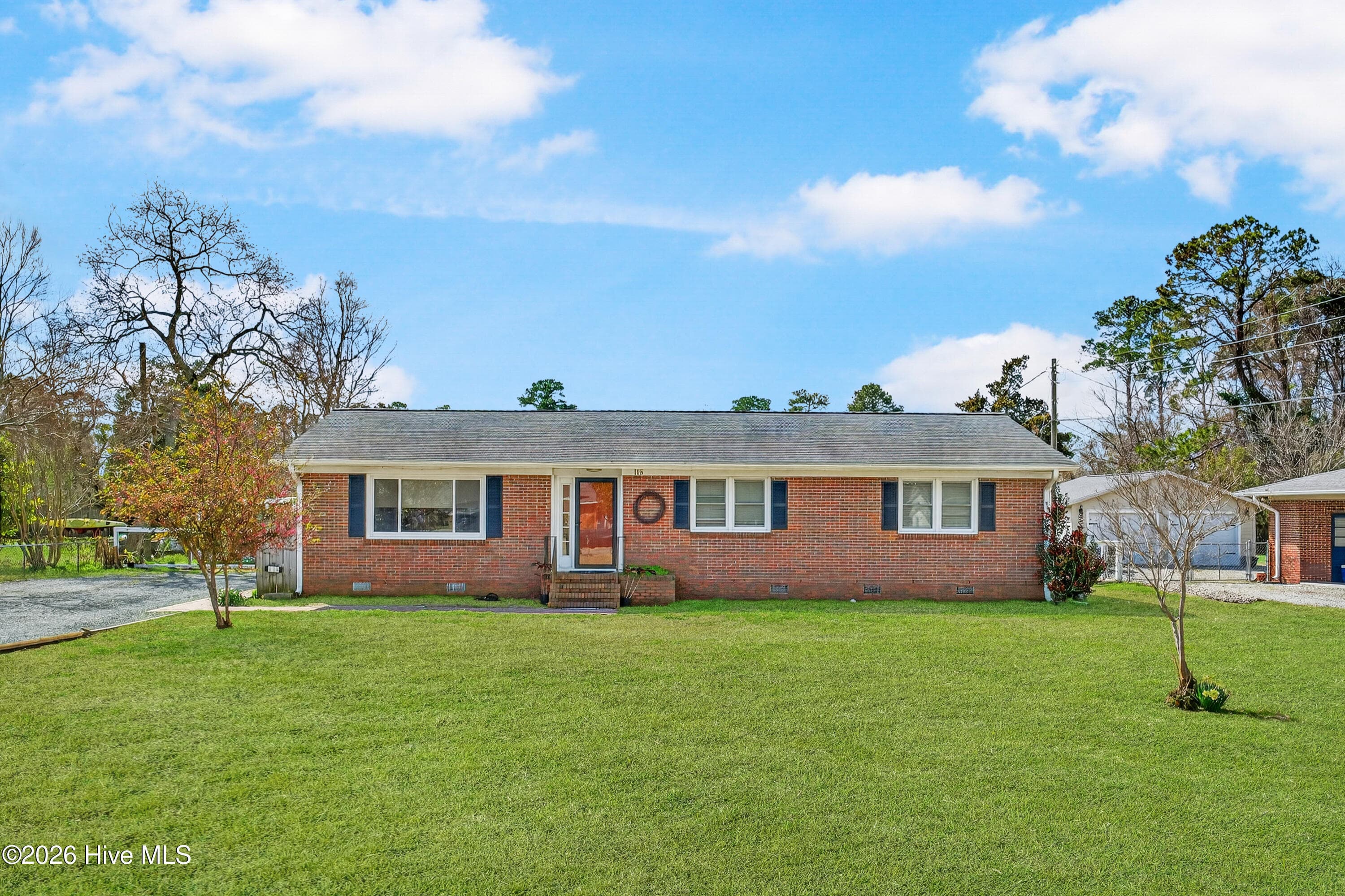 Exterior of 118 Jamaica Drive, Wilmington, NC 28401