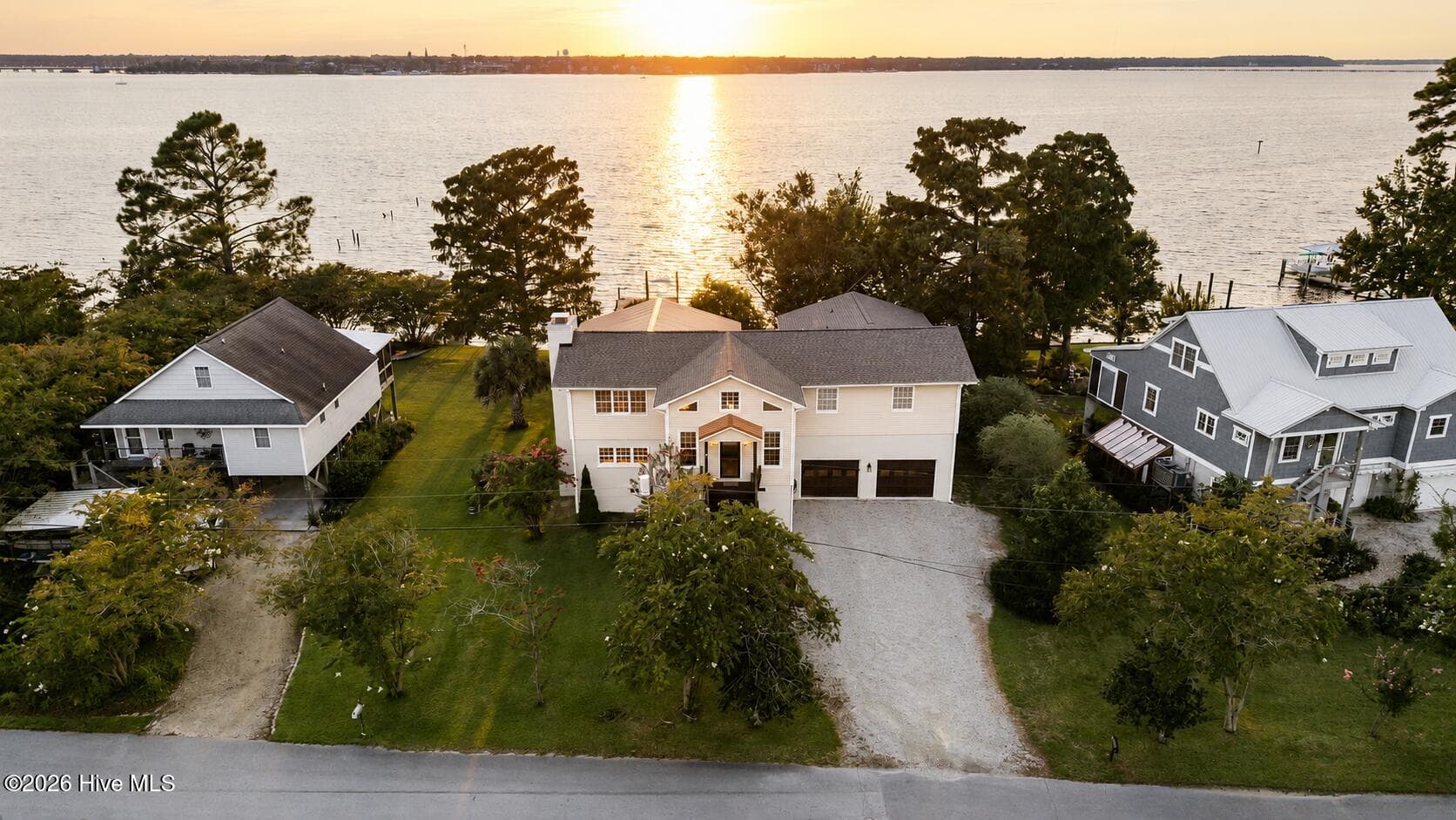 Front of 321 Riverside Drive, New Bern, NC 28560