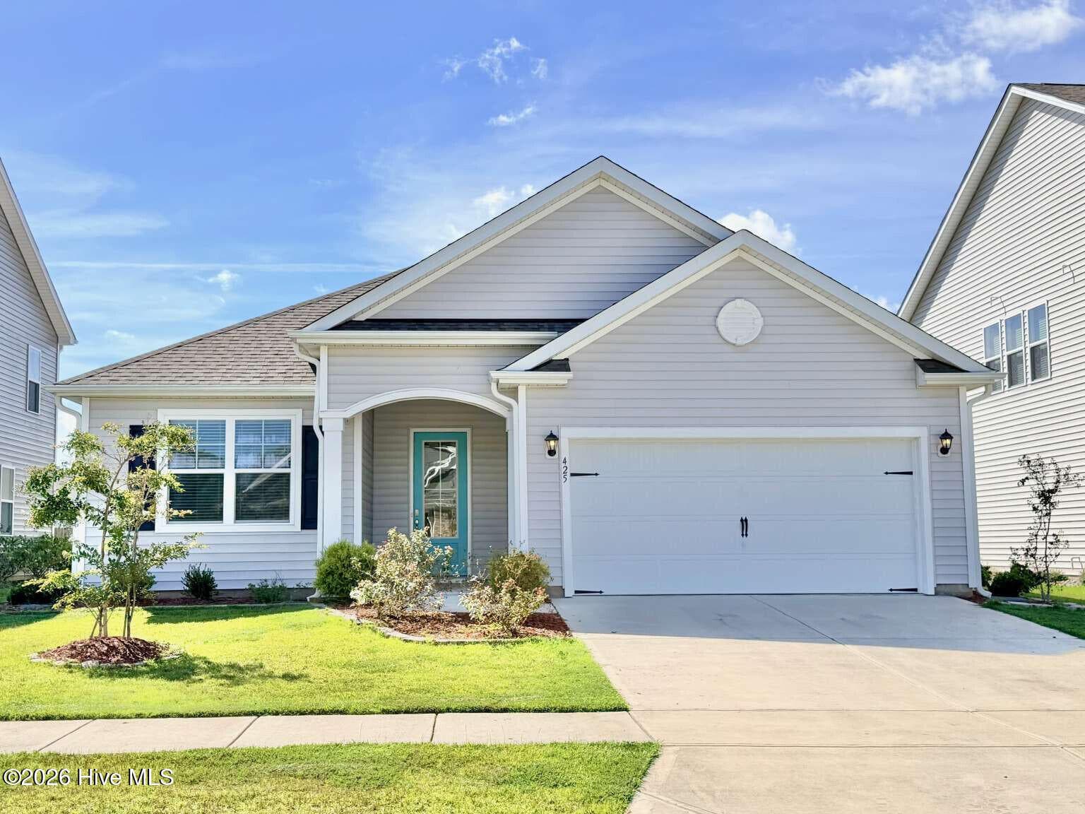 Exterior of 425 Edgewater Way, Surf City, NC 28445