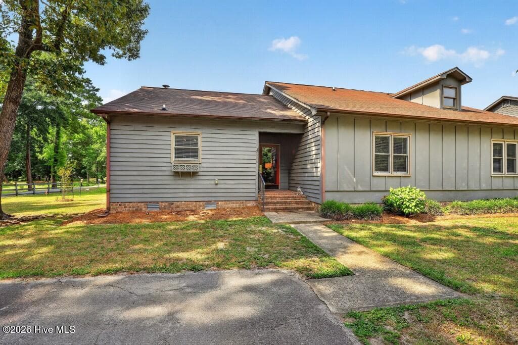 Front of 2906 Derby Drive, Kinston, NC 28504