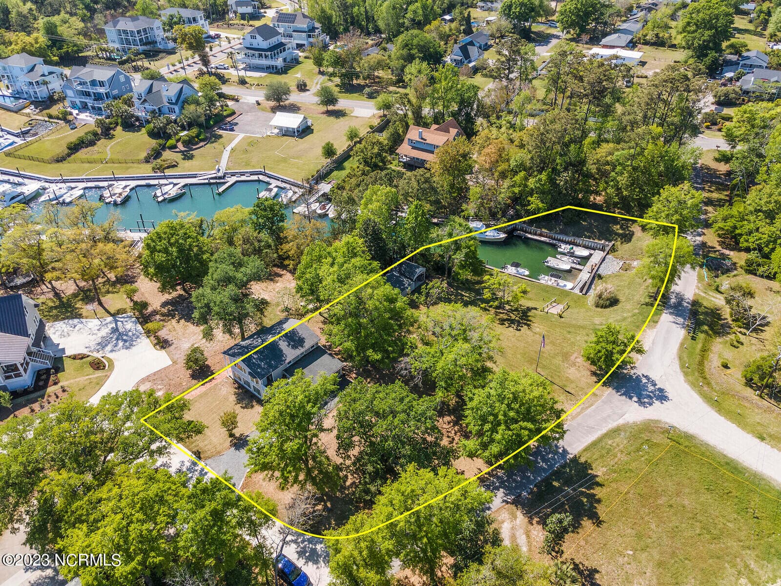 Front of 1910 Sneeden Drive, Wilmington, NC 28411