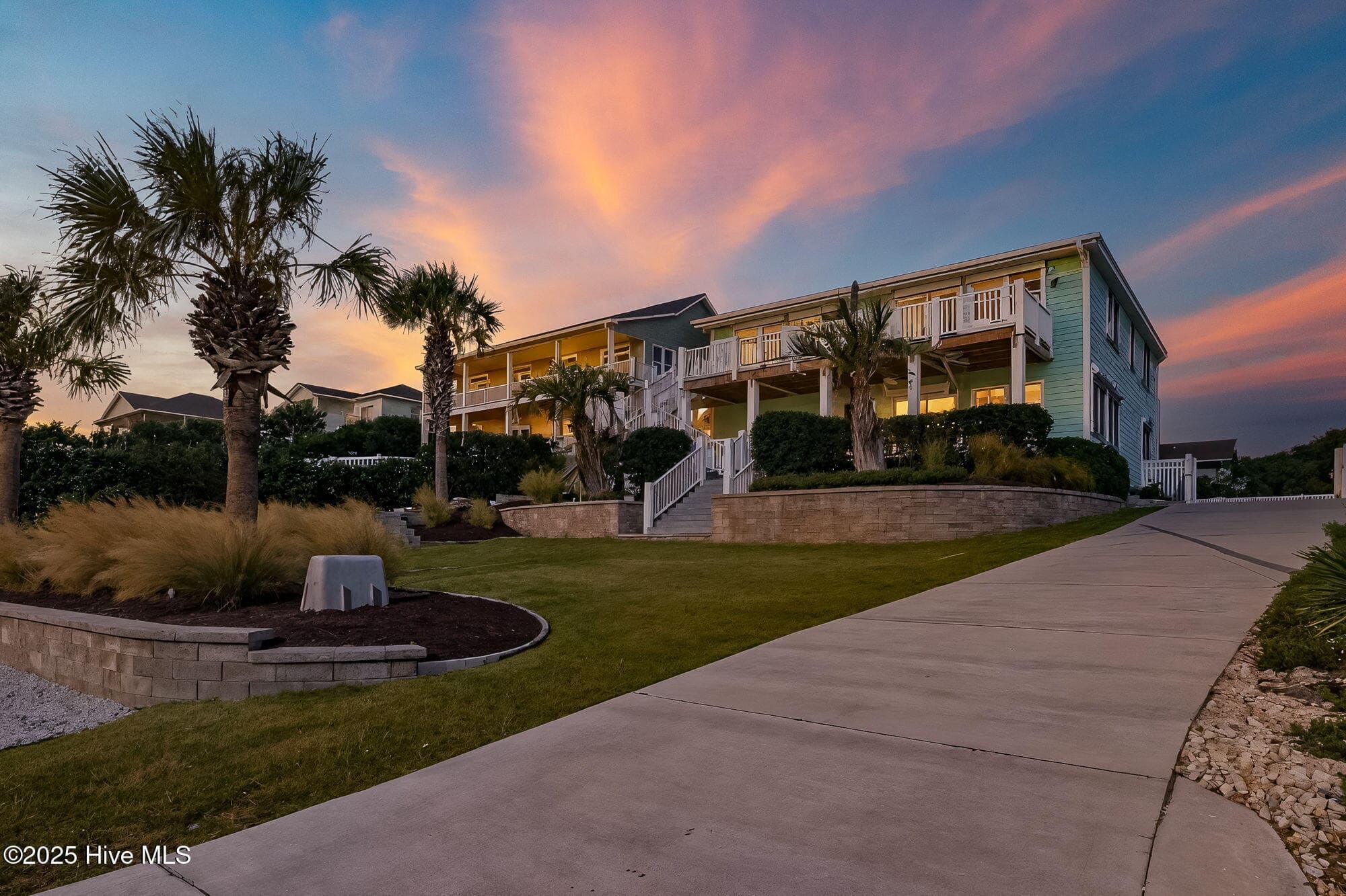 Exterior of 1606 Ocean Drive, Emerald Isle, NC 28594