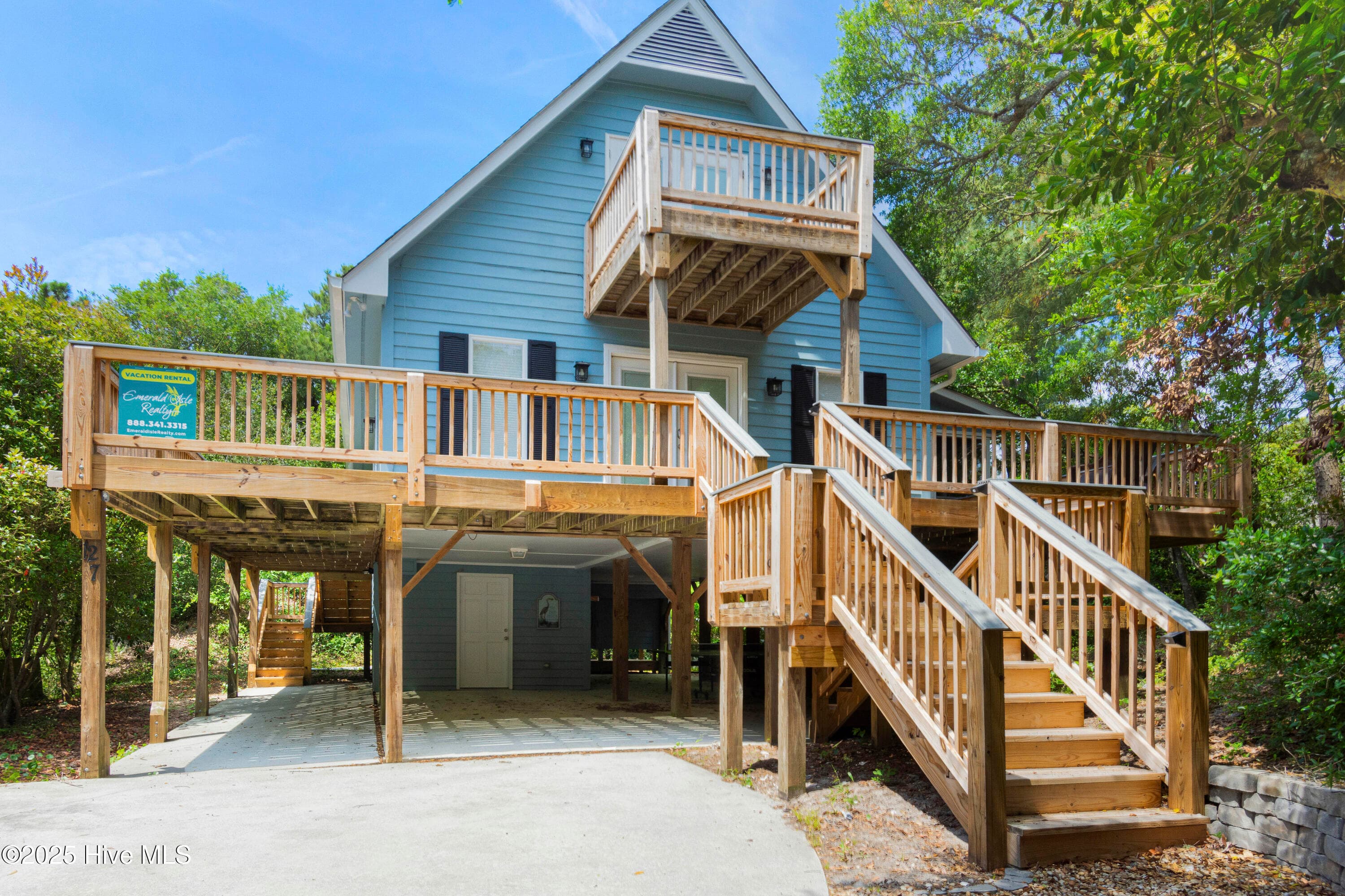 Front of 127 Sand Castle Drive, Emerald Isle, NC 28594