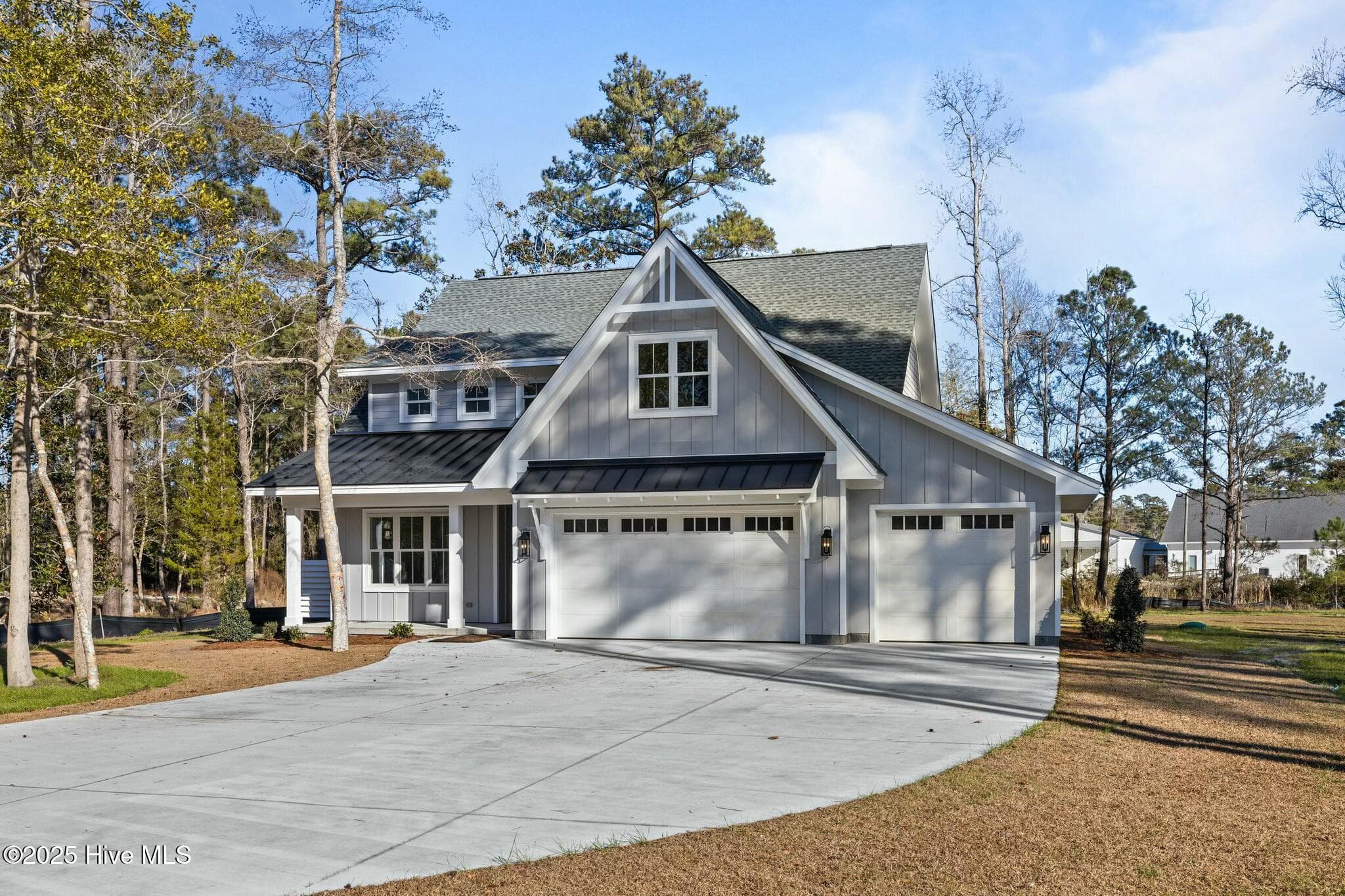 Front of 112 Indian Trail, Beaufort, NC 28516