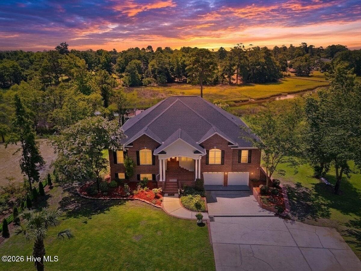 Front of 609 Sawgrass Road, Hampstead, NC 28443
