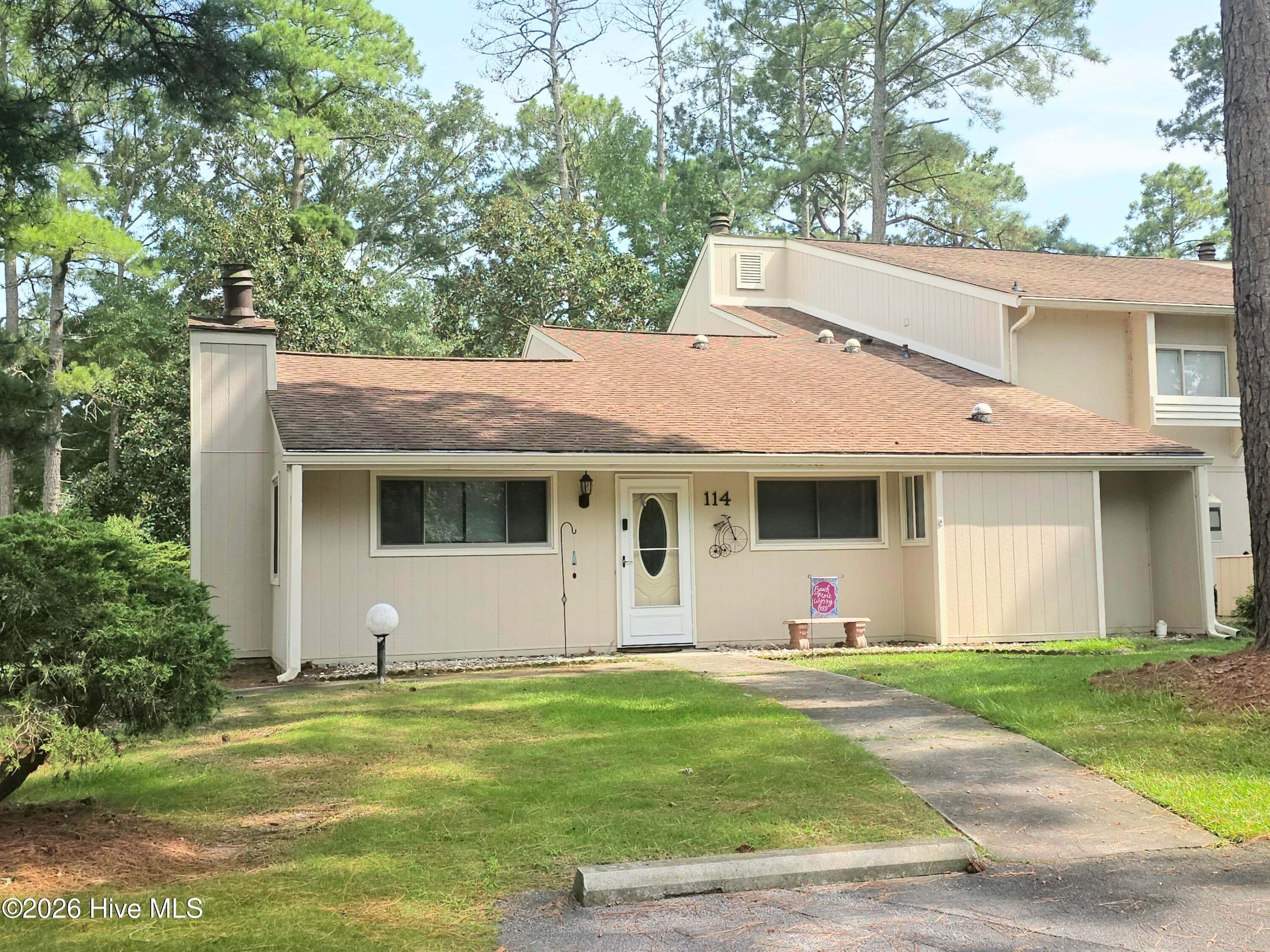 Front of 114 Quarterdeck, New Bern, NC 28562