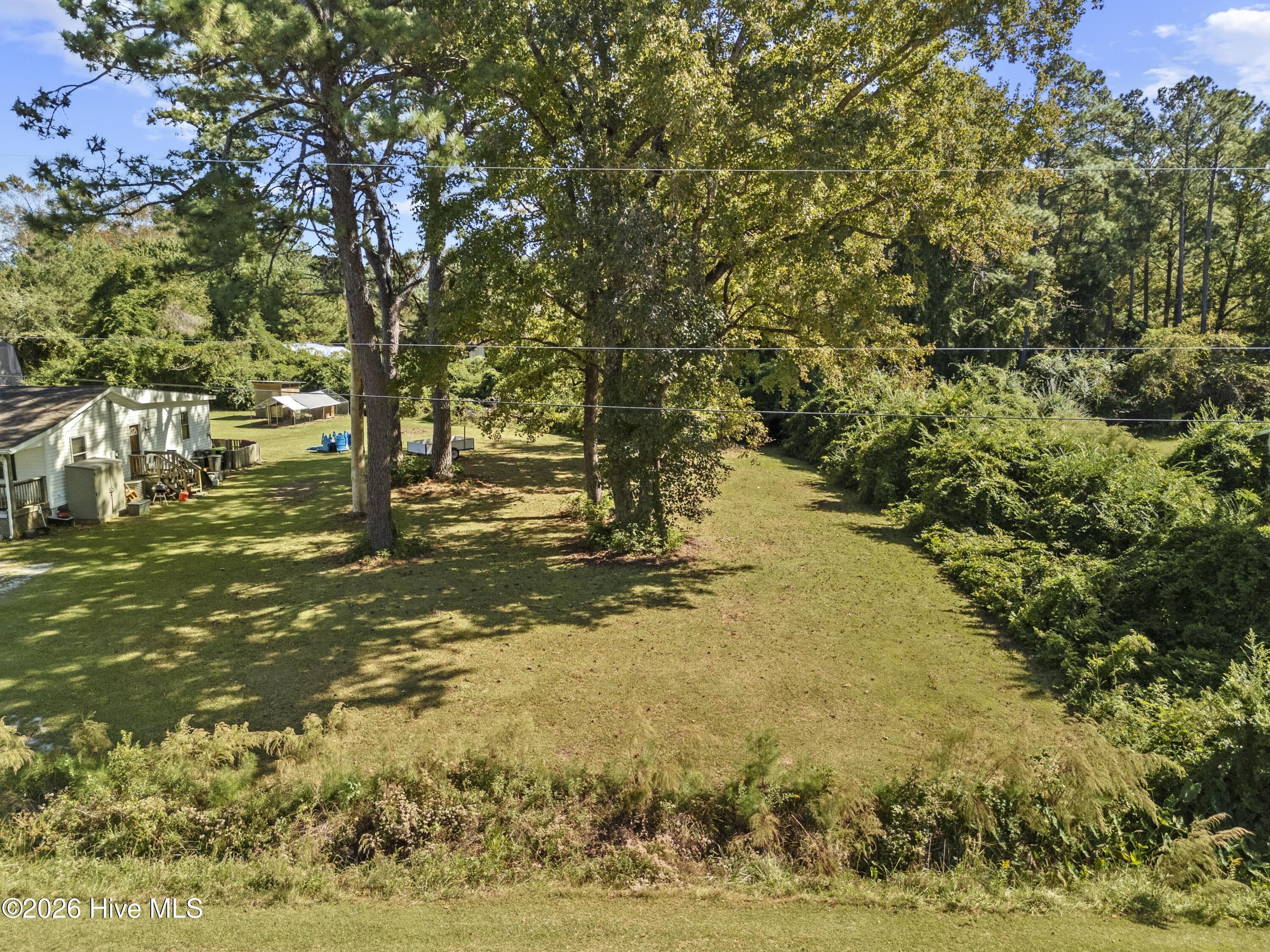 Front of 105 Kings Parkway, Hubert, NC 28539