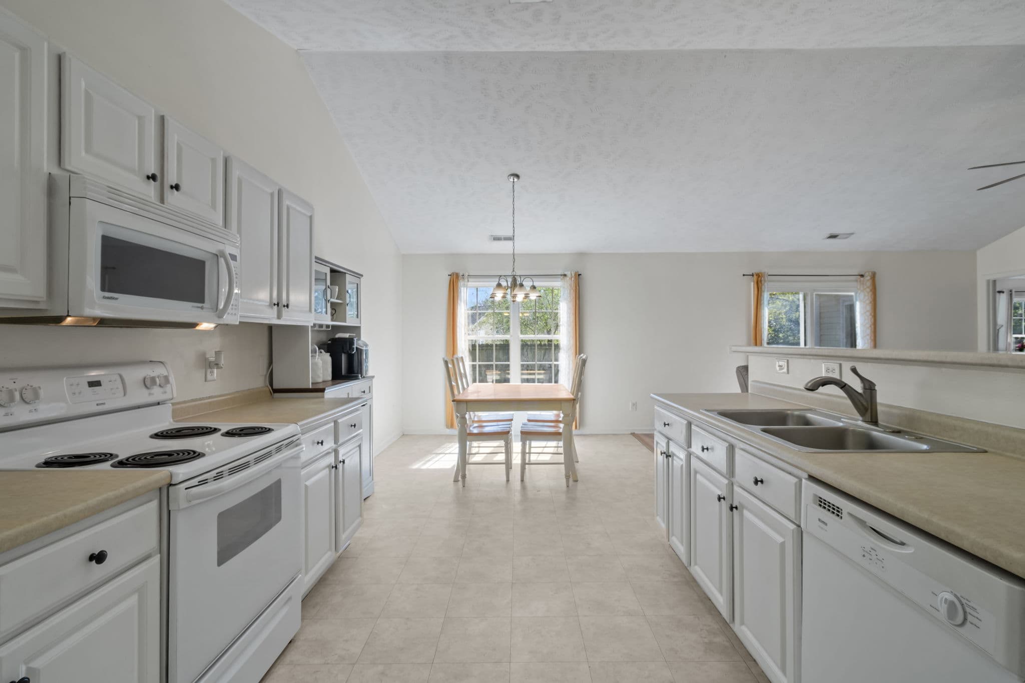 Selling a House for Cash: Pros, Cons, and When It Makes Sense