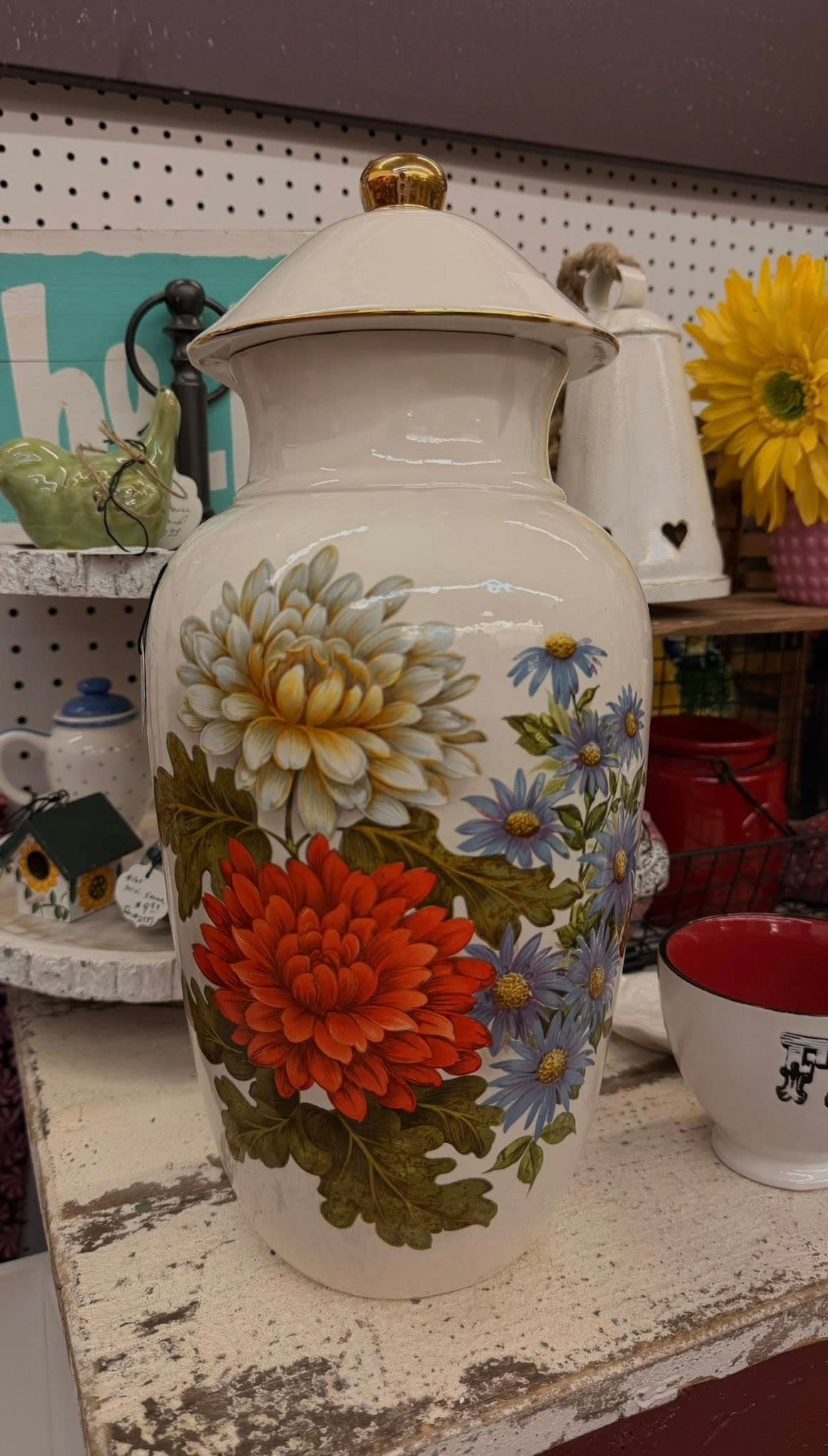 Gift shopping at Antique 2 Chic Vendor Market in Jacksonville NC