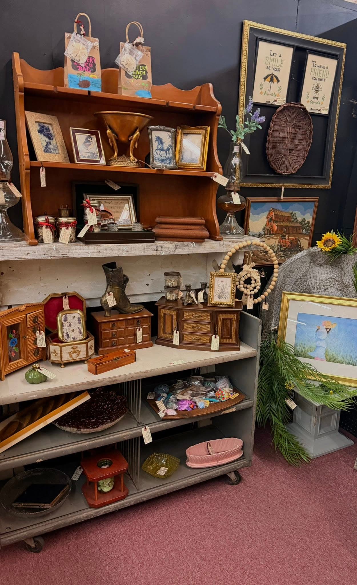 Antique 2 Chic Vendor Market in Jacksonville NC