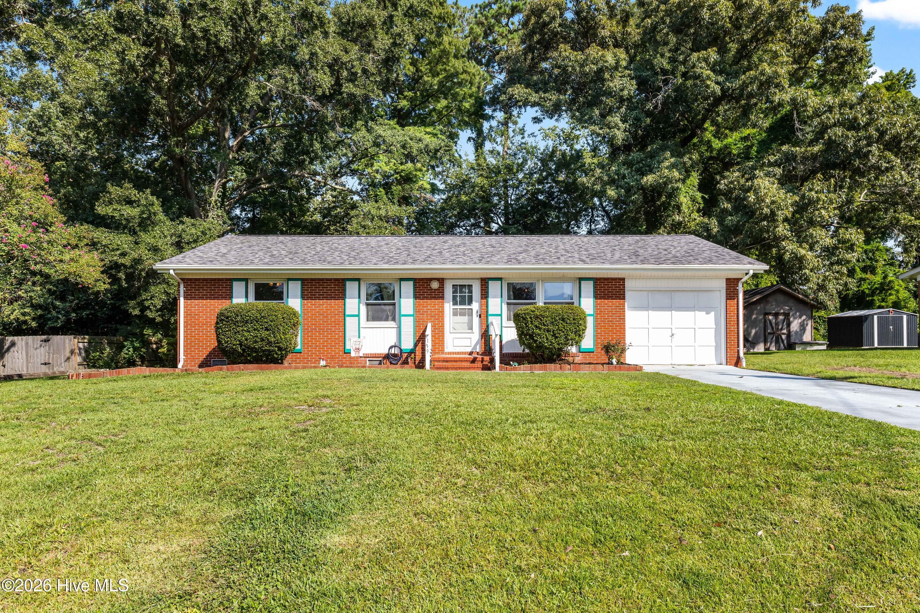 Front of 139 Greencrest Circle, Jacksonville, NC 28540