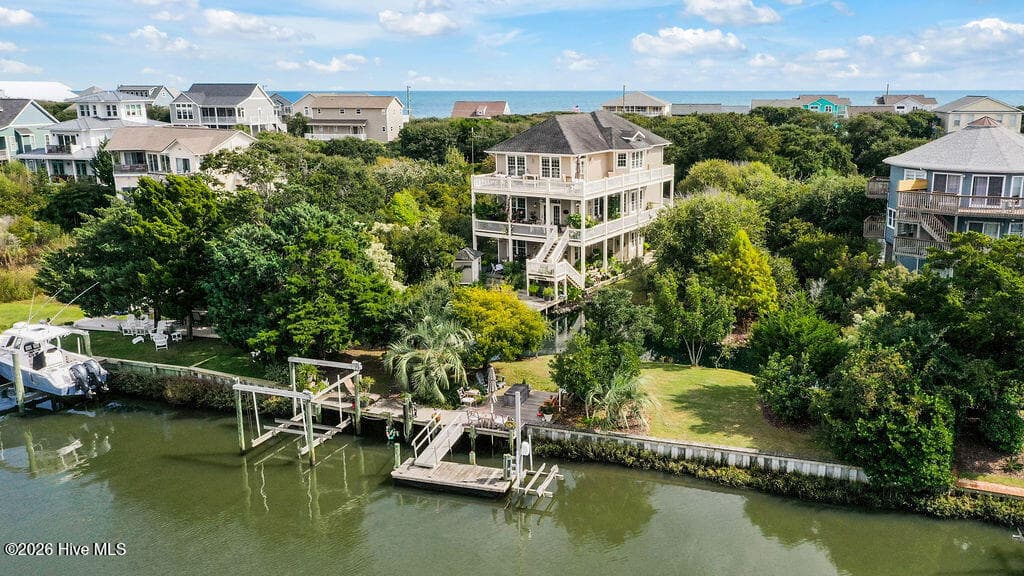 Exterior of 10 West Ridge, Surf City, NC 28445
