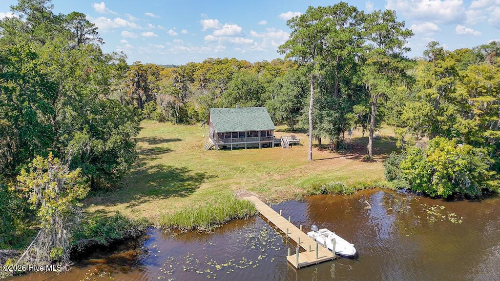 Front of 100 Hog Island, New Bern, NC 28560