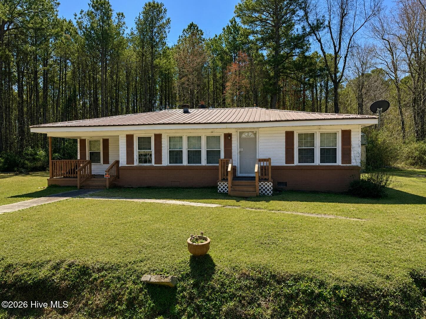 Front of 8061 Piney Woods Road, Willard, NC 28478