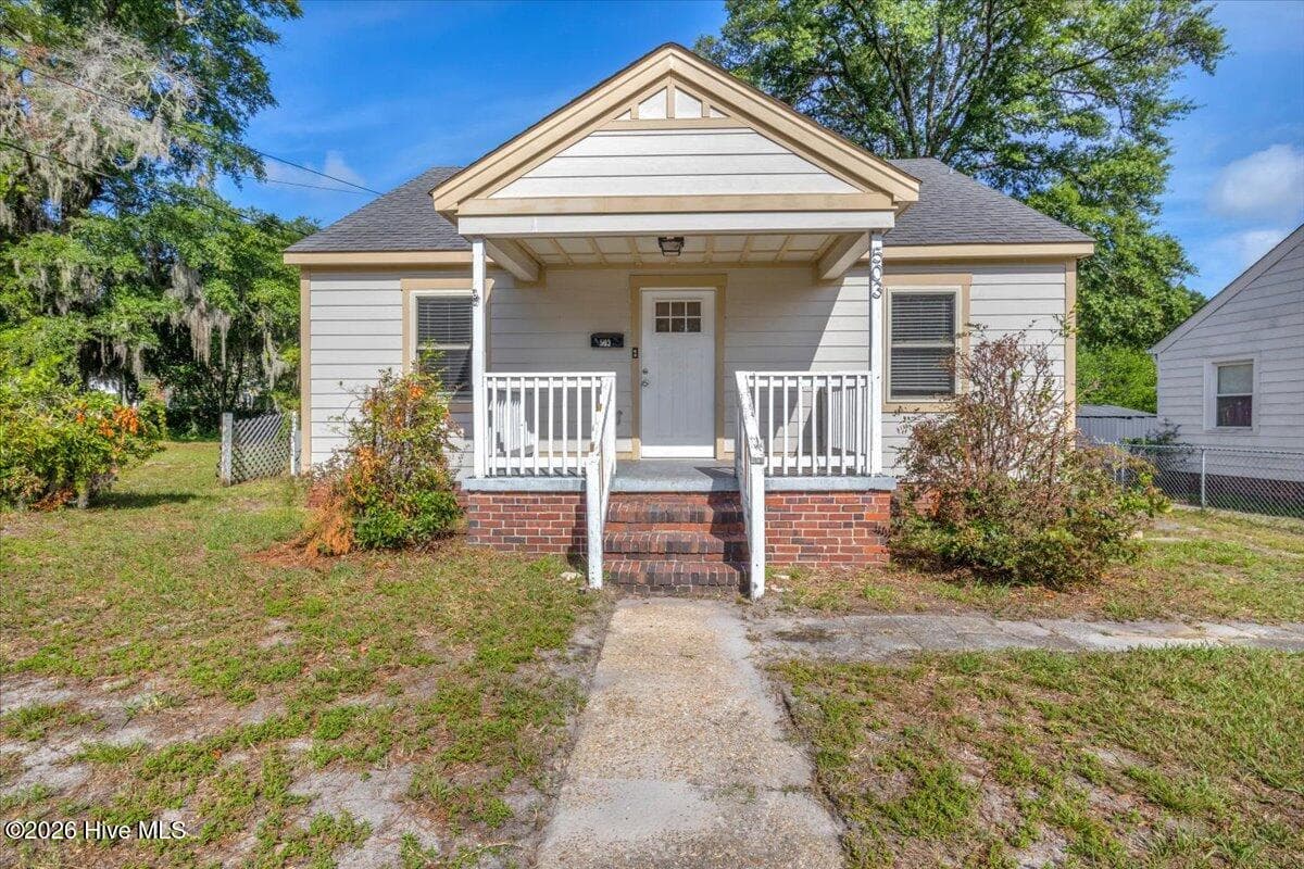 Front of 503 Woodlawn Avenue, Wilmington, NC 28401