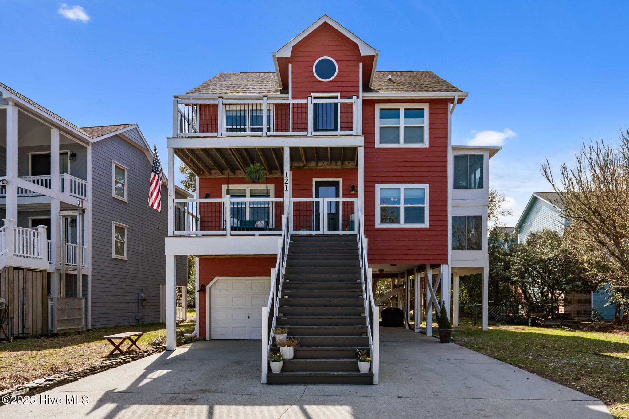 Exterior of 121 Seagull Court, Surf City, NC 28445