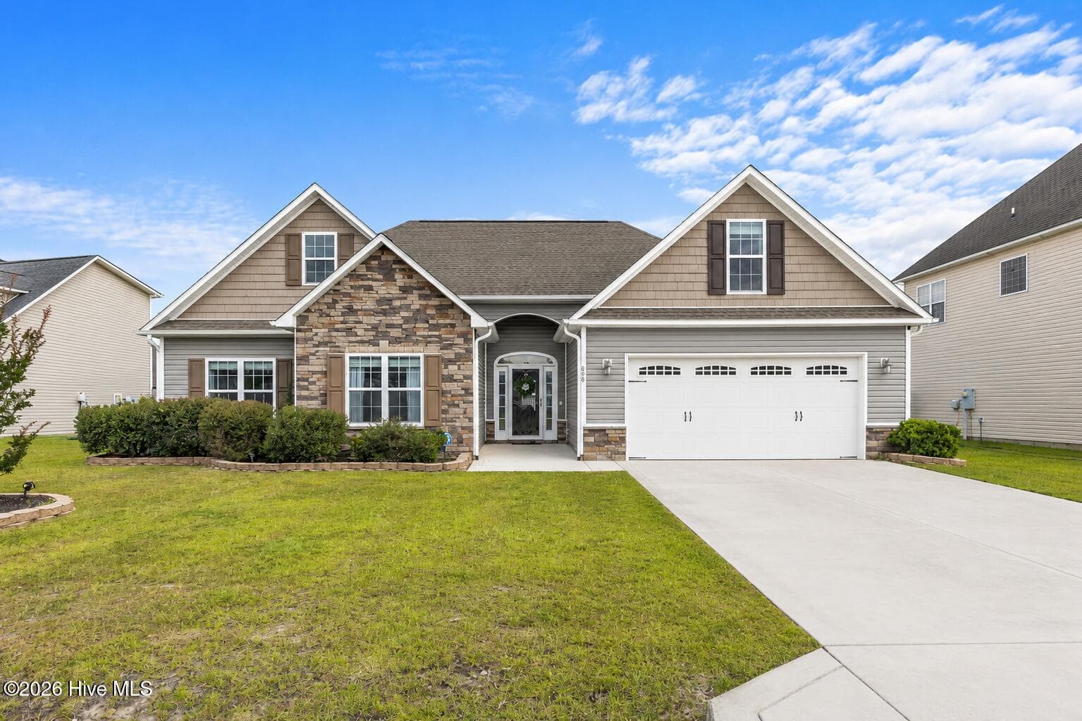 Front of 605 Carat Court, Jacksonville, NC 28546