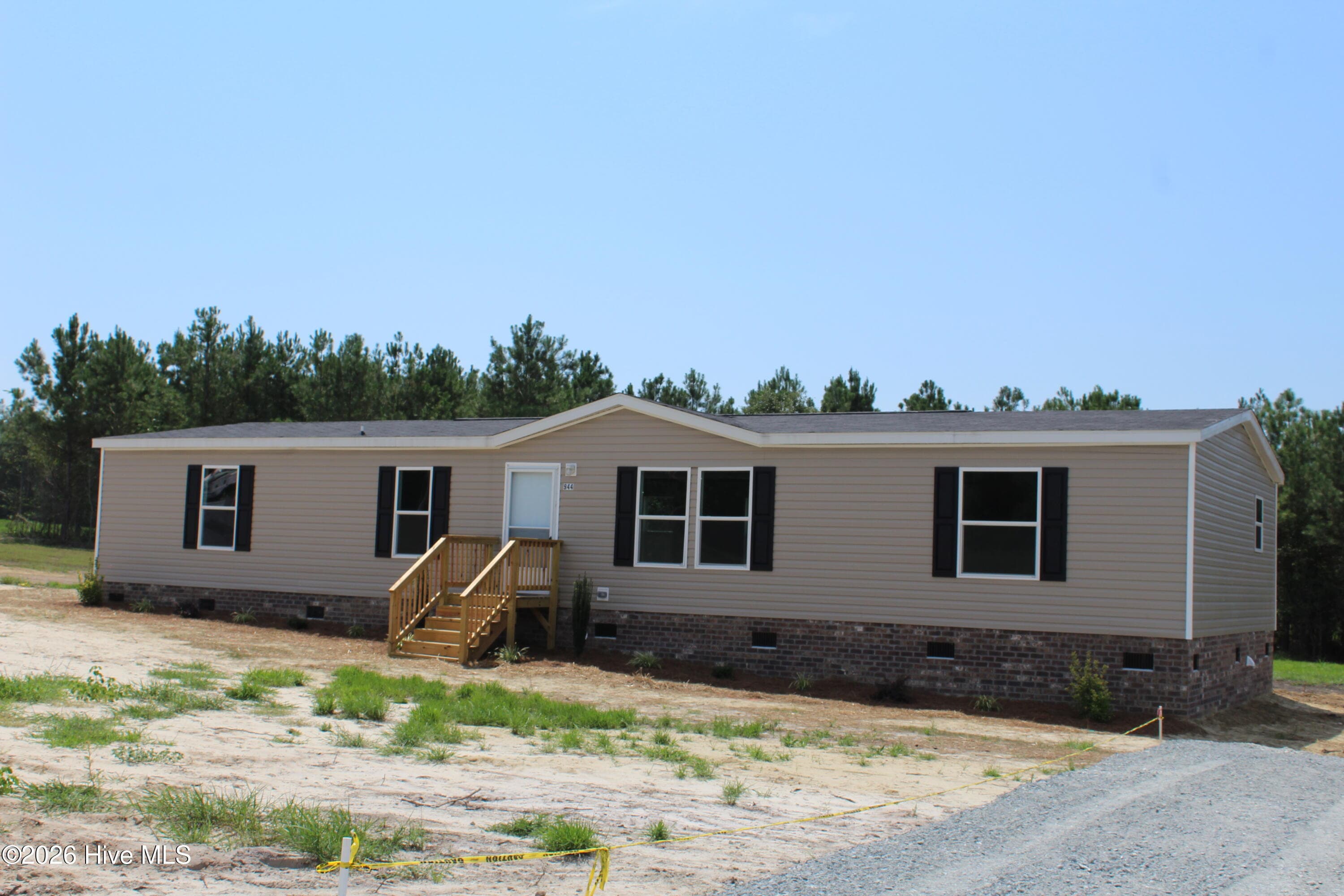 Front of 944 Blind Bridge Road, Magnolia, NC 28453