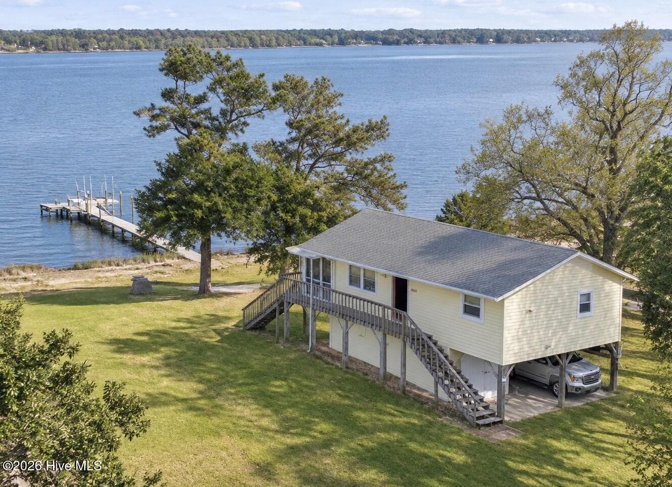 Front of 197 S River Drive, Beaufort, NC 28516