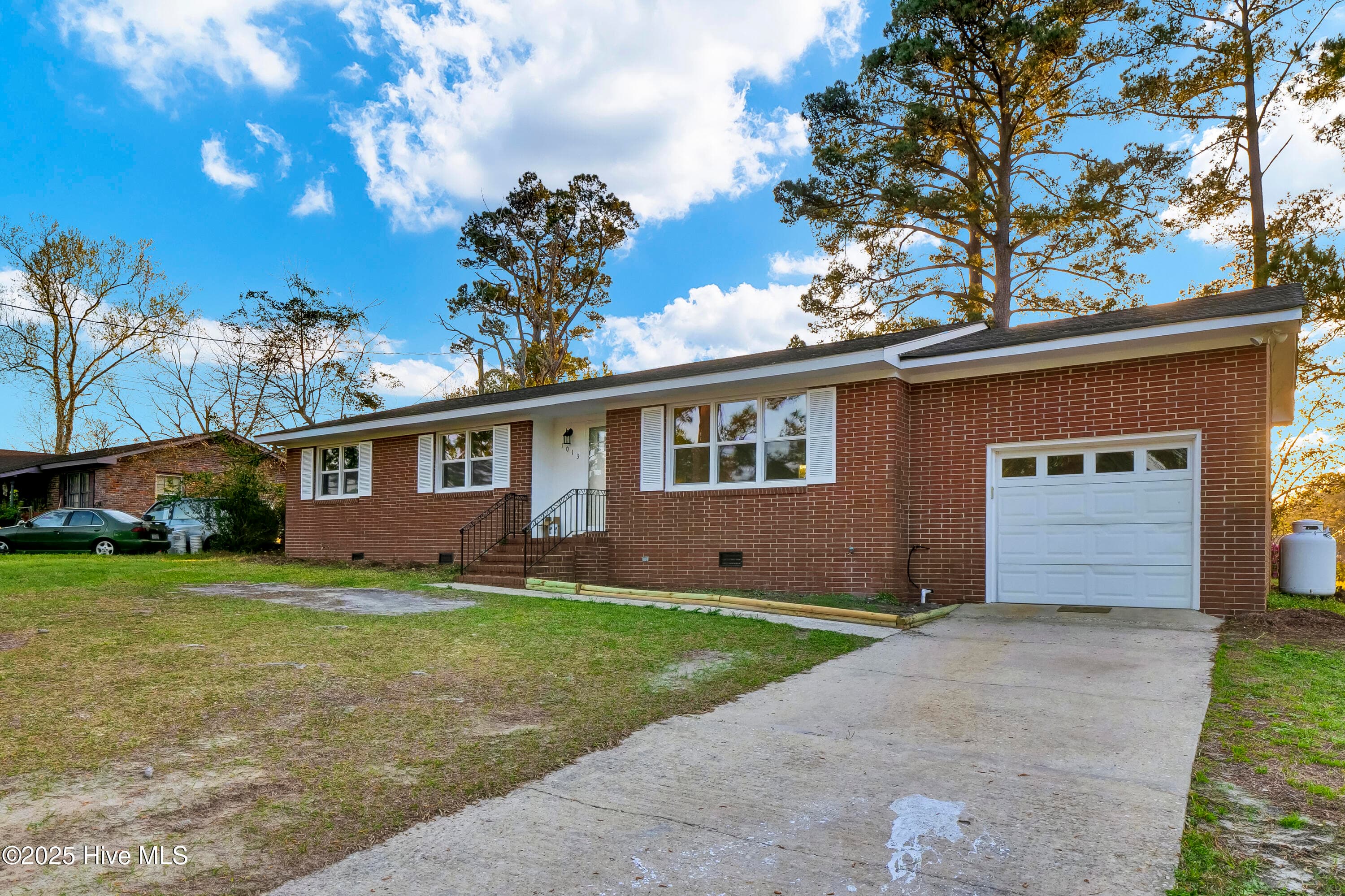 Front of 1013 Glenlea Drive, Wilmington, NC 28405