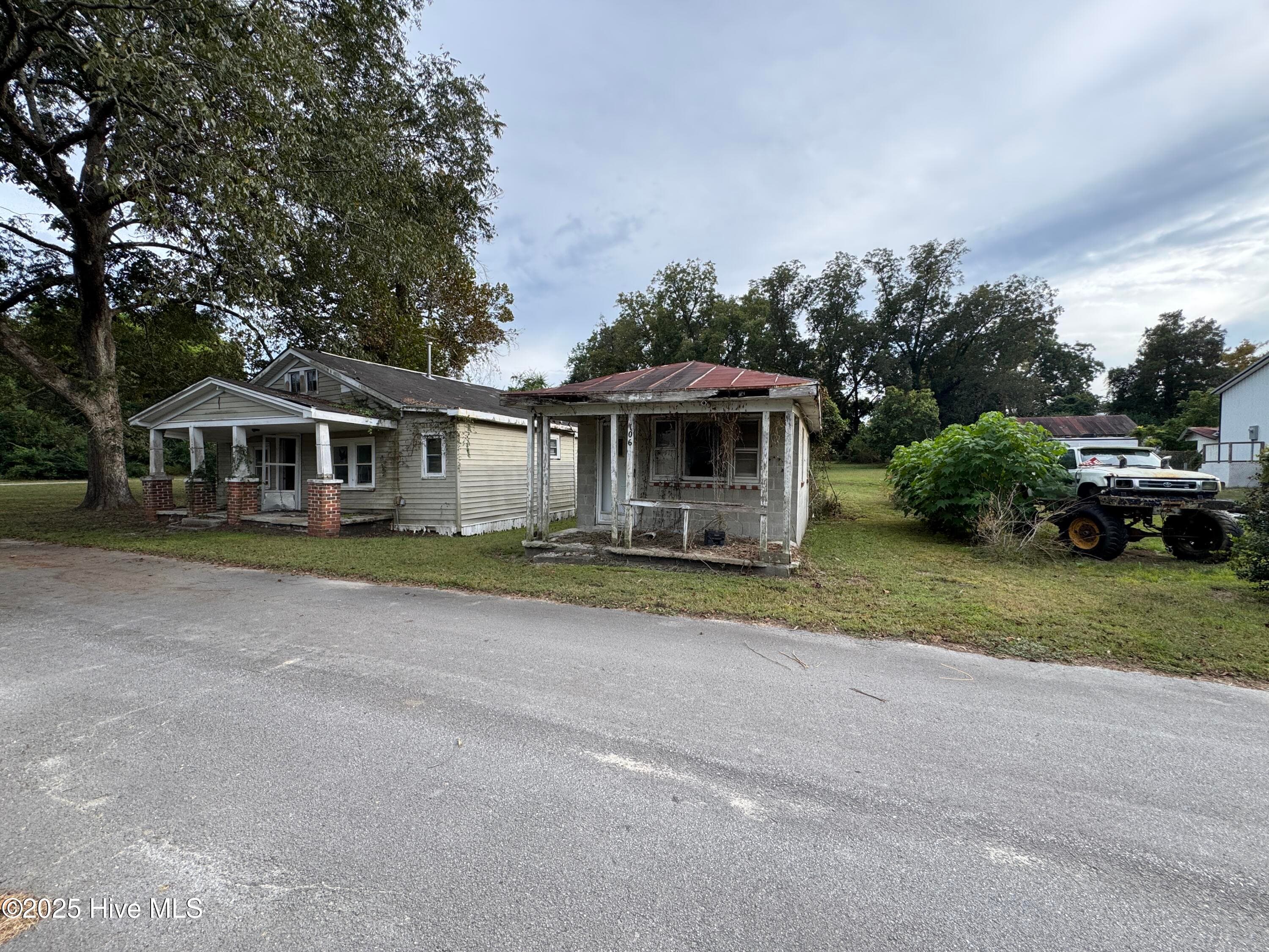 Front of 108 Bell Street, Pollocksville, NC 28573