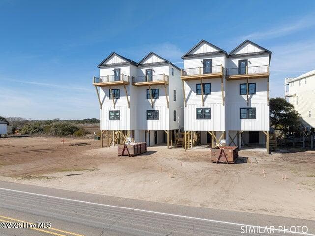 Exterior of 721 N New River Drive B, Surf City, NC 28445