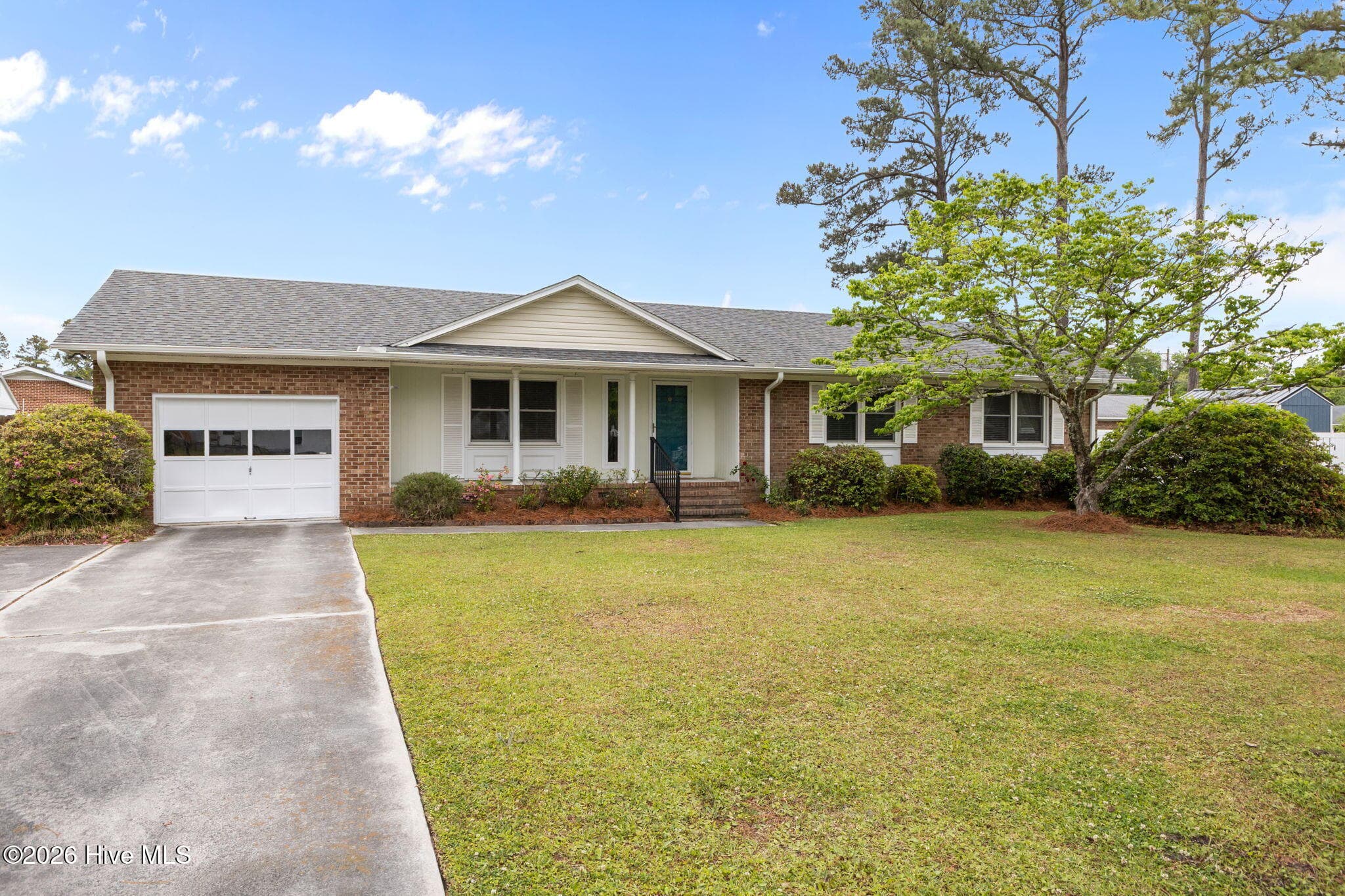 Exterior of 902 Hedrick Boulevard, Morehead City, NC 28557