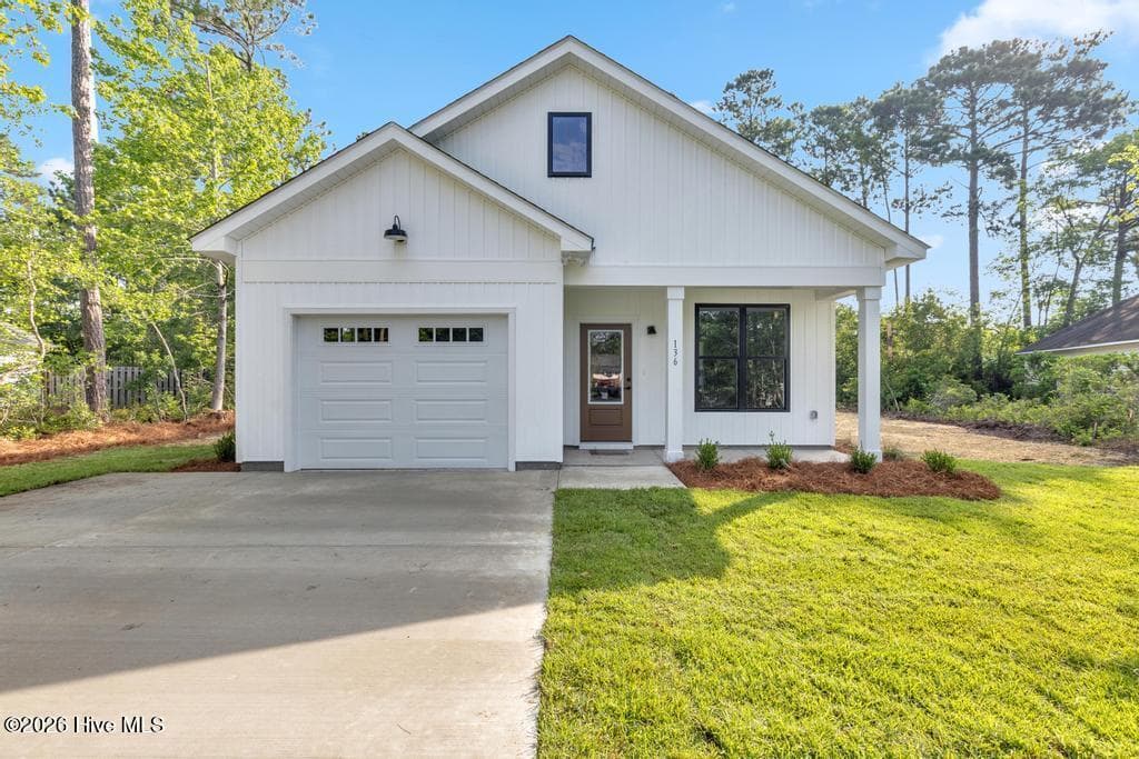 Exterior of 302 Pine Court, Hampstead, NC 28443