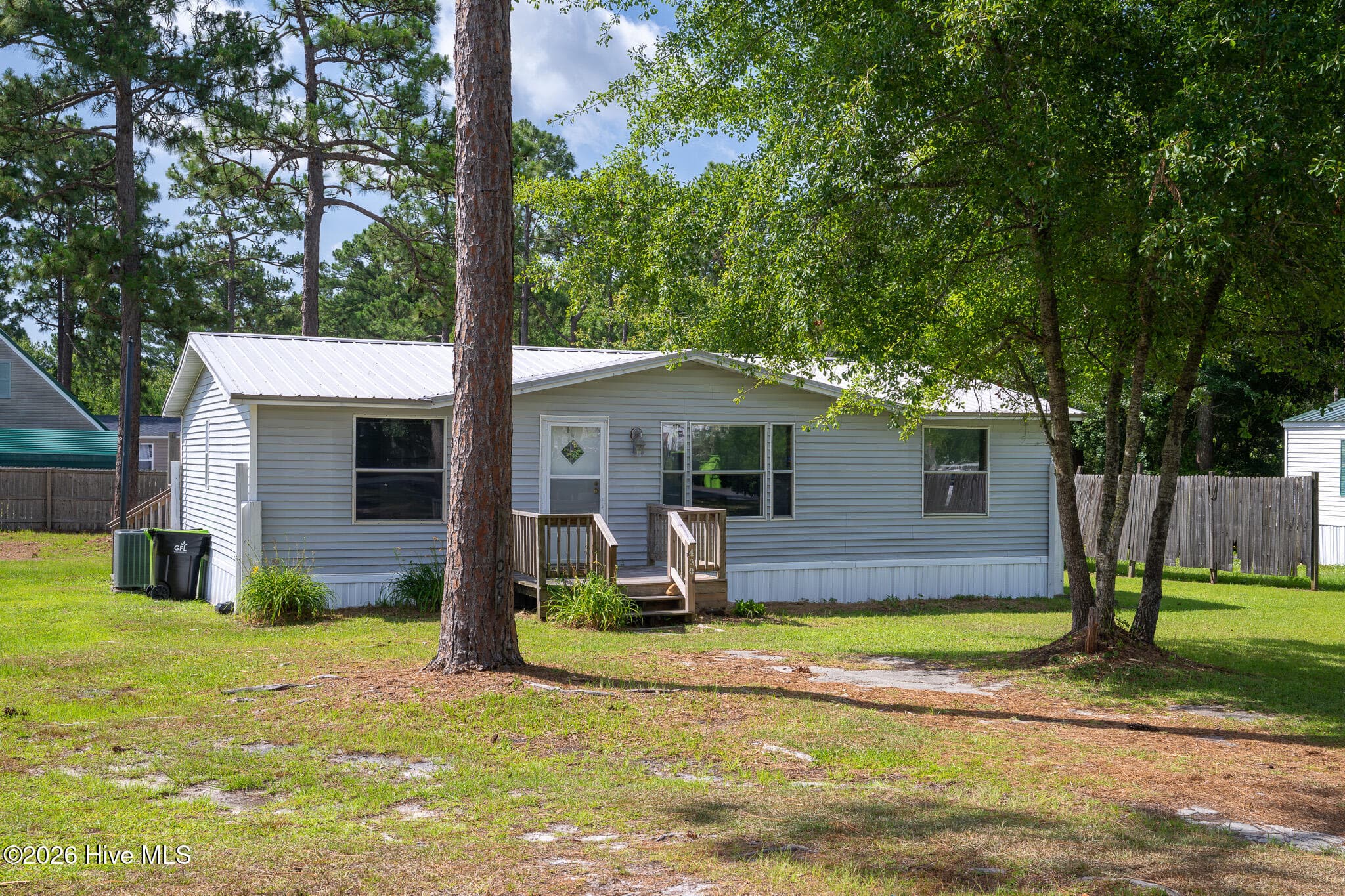 Front of 420 S Dyson Street, Holly Ridge, NC 28445