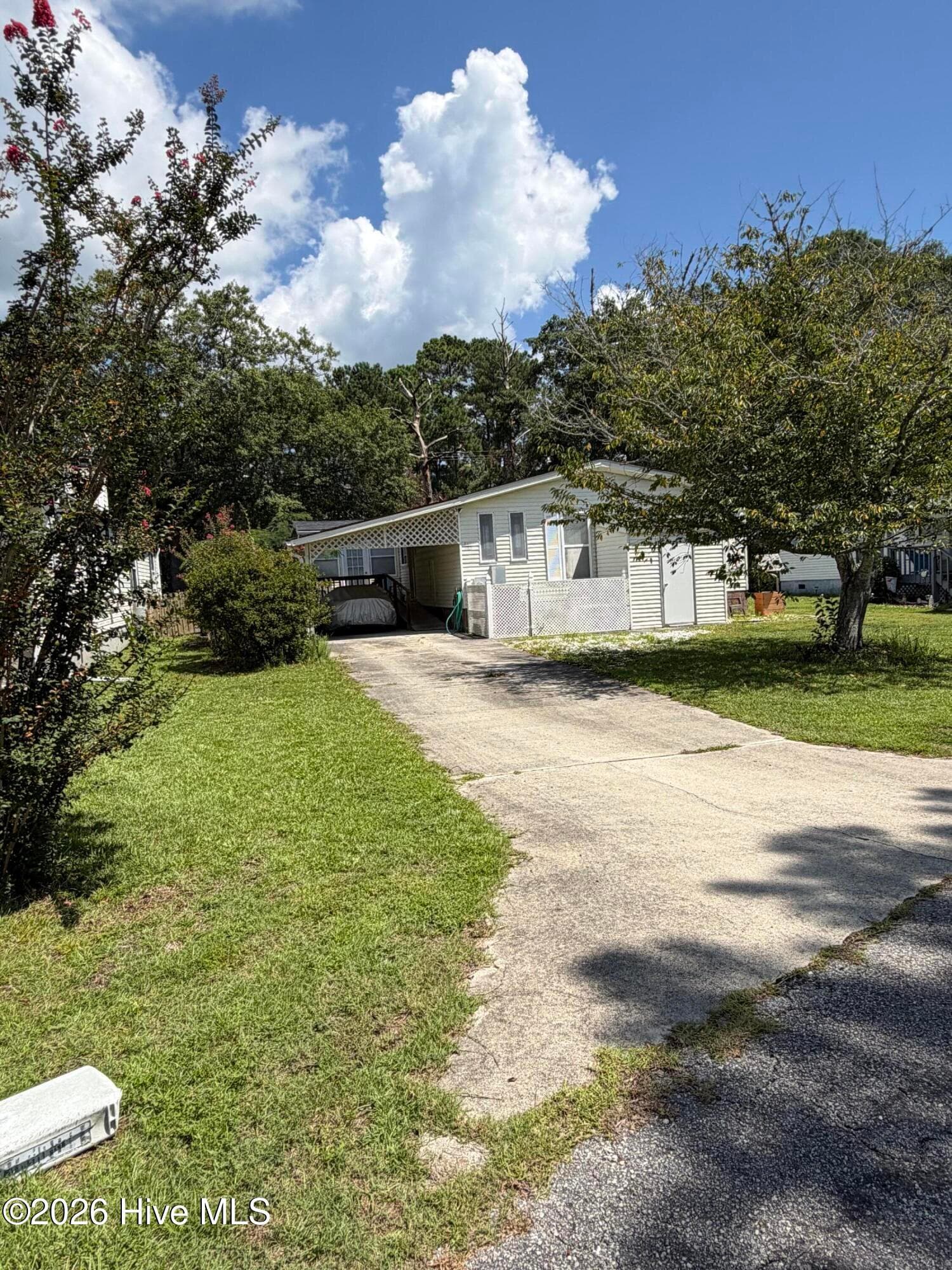 Front of 606 Galley Court, Hampstead, NC 28443