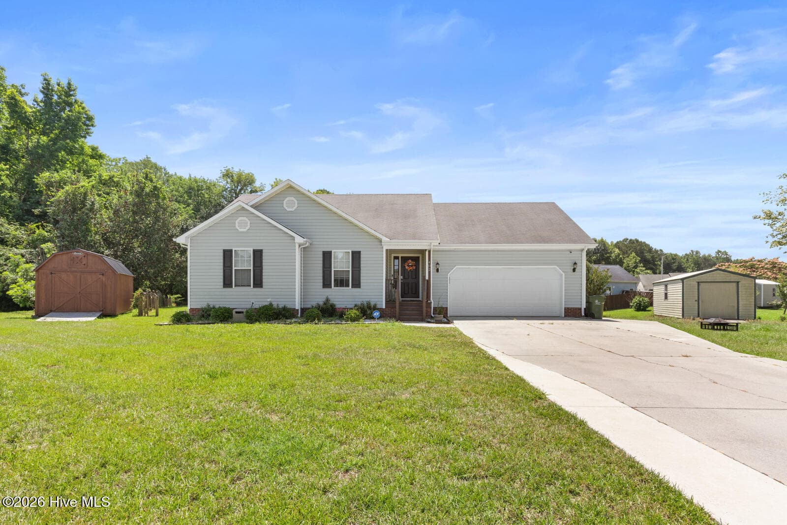 Front of 402 Kant Place, Jacksonville, NC 28540